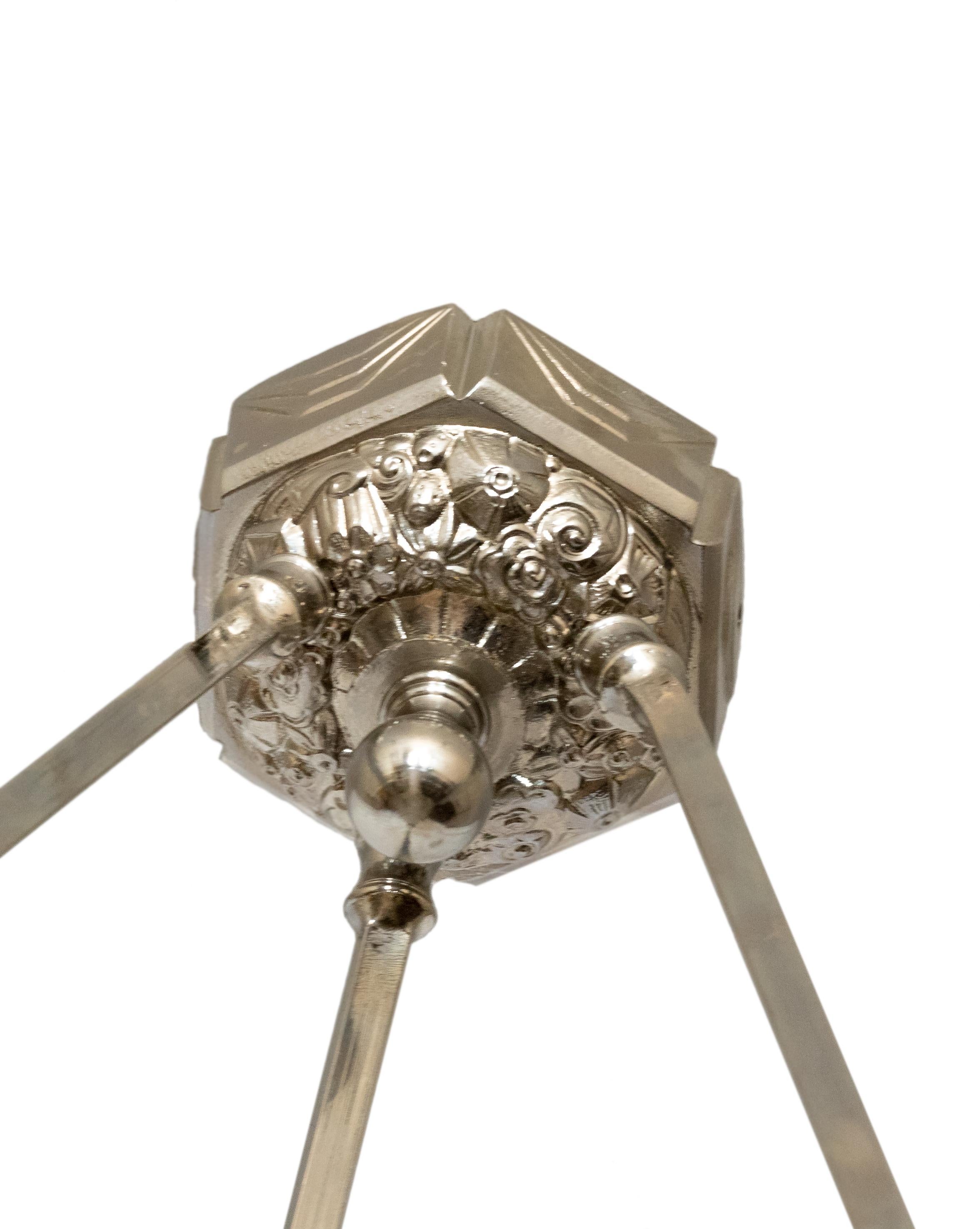 Lustre à trois lumières en verre dépoli Art déco par David Guéron, 20e siècle en vente 13