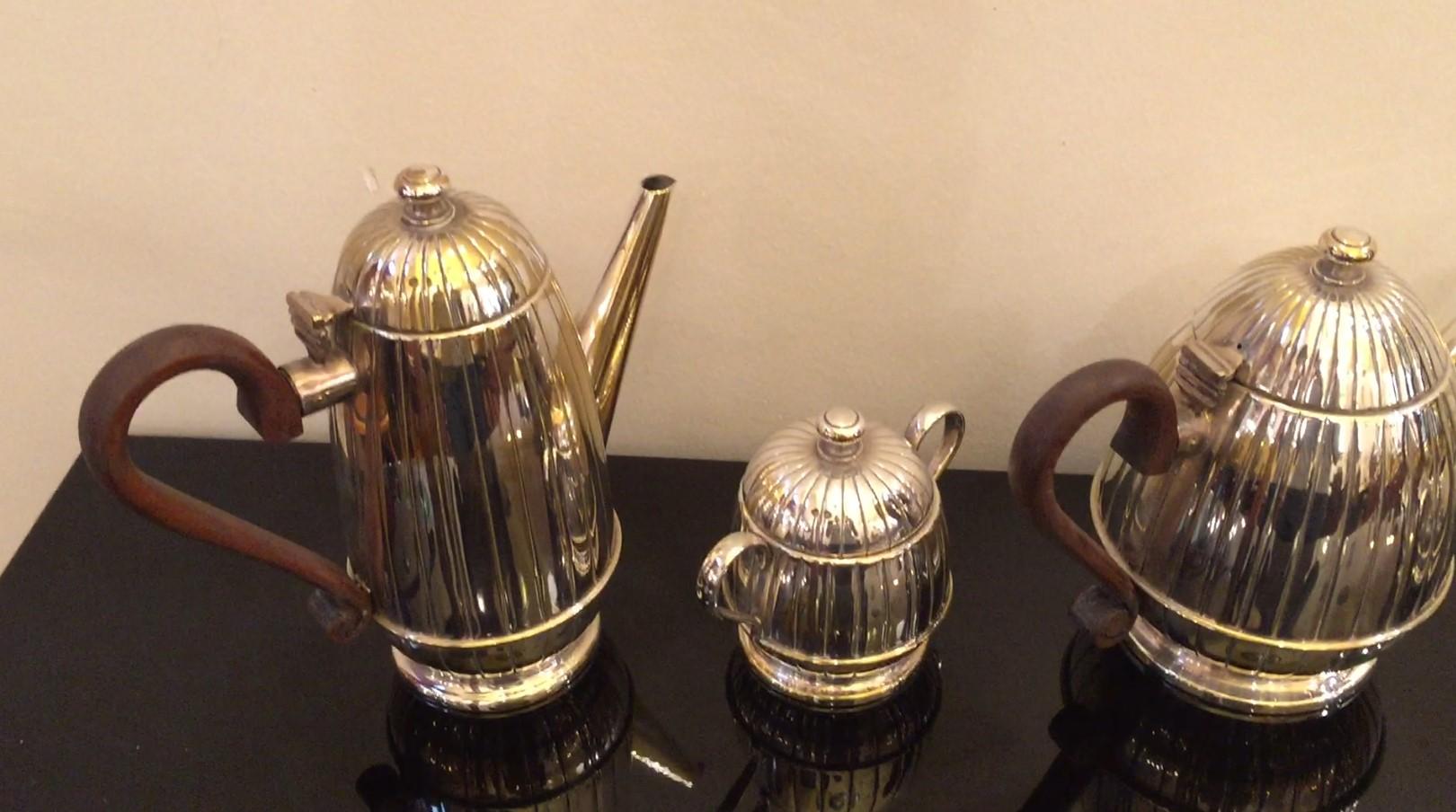 Art-Déco-Tee- und Kaffeeservice mit kompletter Seite, hergestellt in Argentinien, signiert Atenea, 1920 im Angebot 9