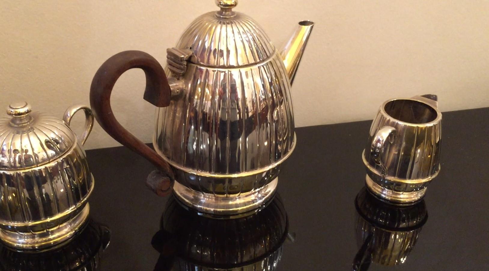 Art-Déco-Tee- und Kaffeeservice mit kompletter Seite, hergestellt in Argentinien, signiert Atenea, 1920 im Angebot 10