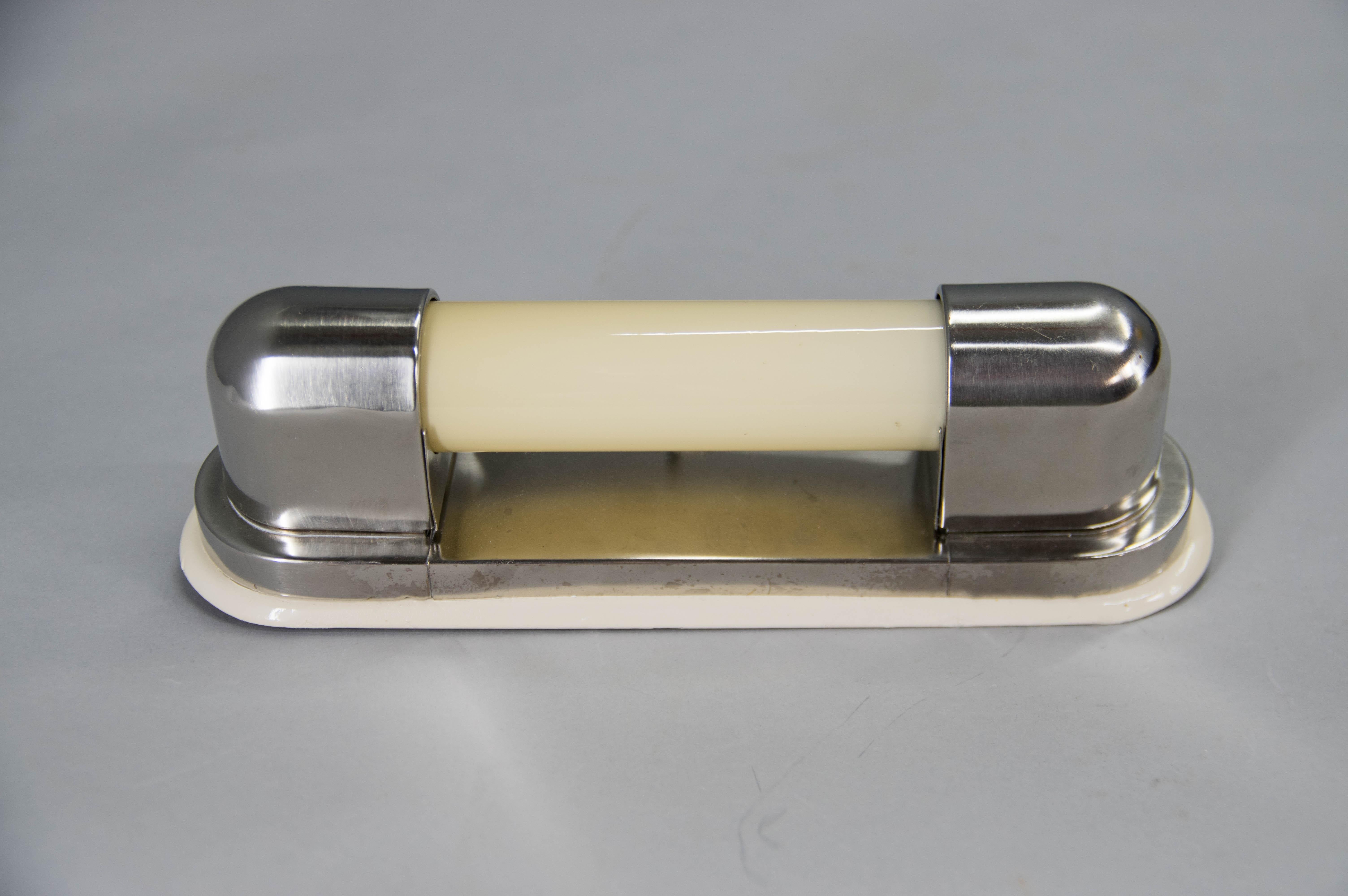 Art Deco / Functionalist / Bauhaus Wall Light, 1930, restaurée en vente 1