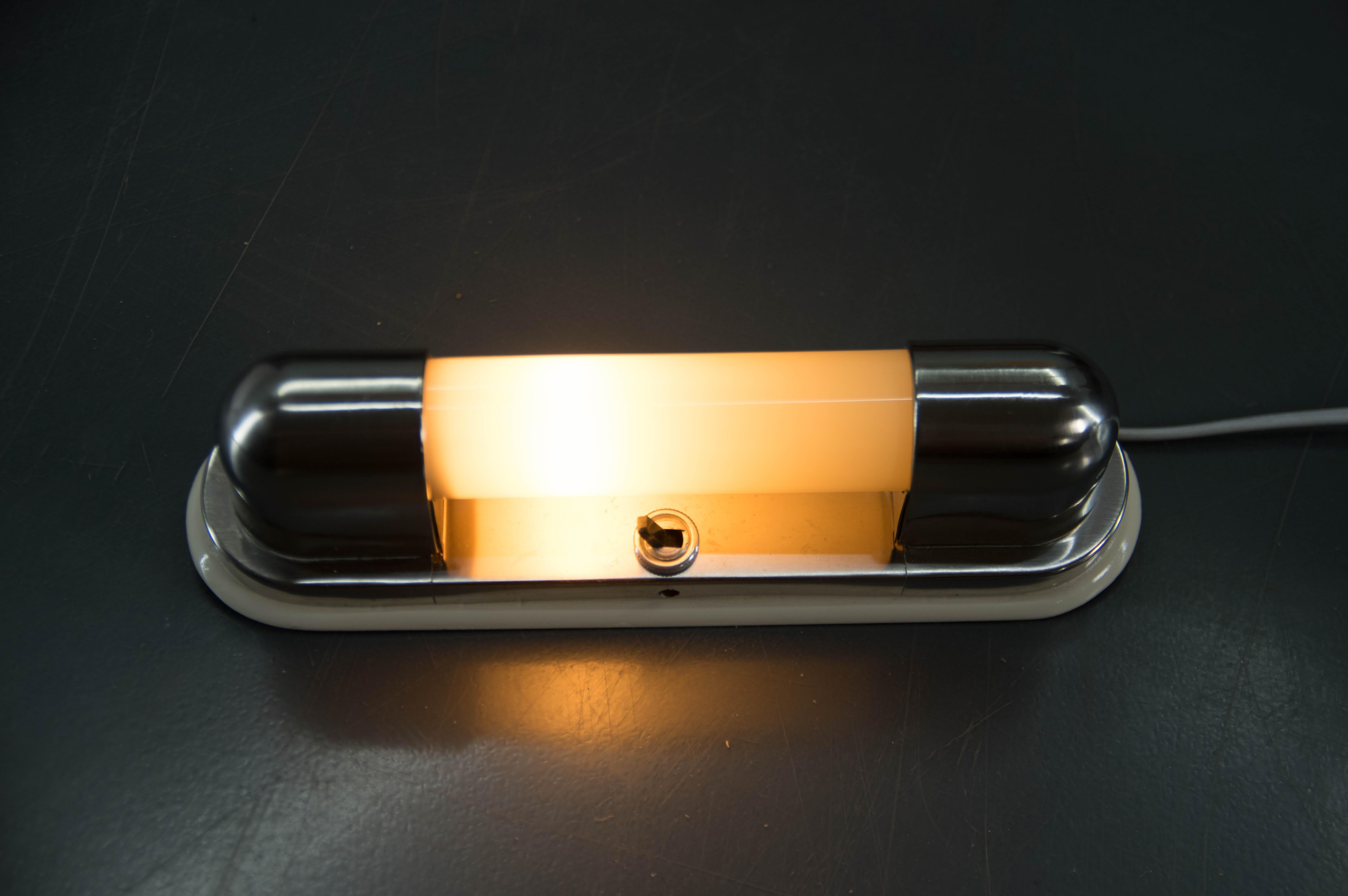 Art Deco / Functionalist / Bauhaus Wall Light, 1930, restaurée en vente 4