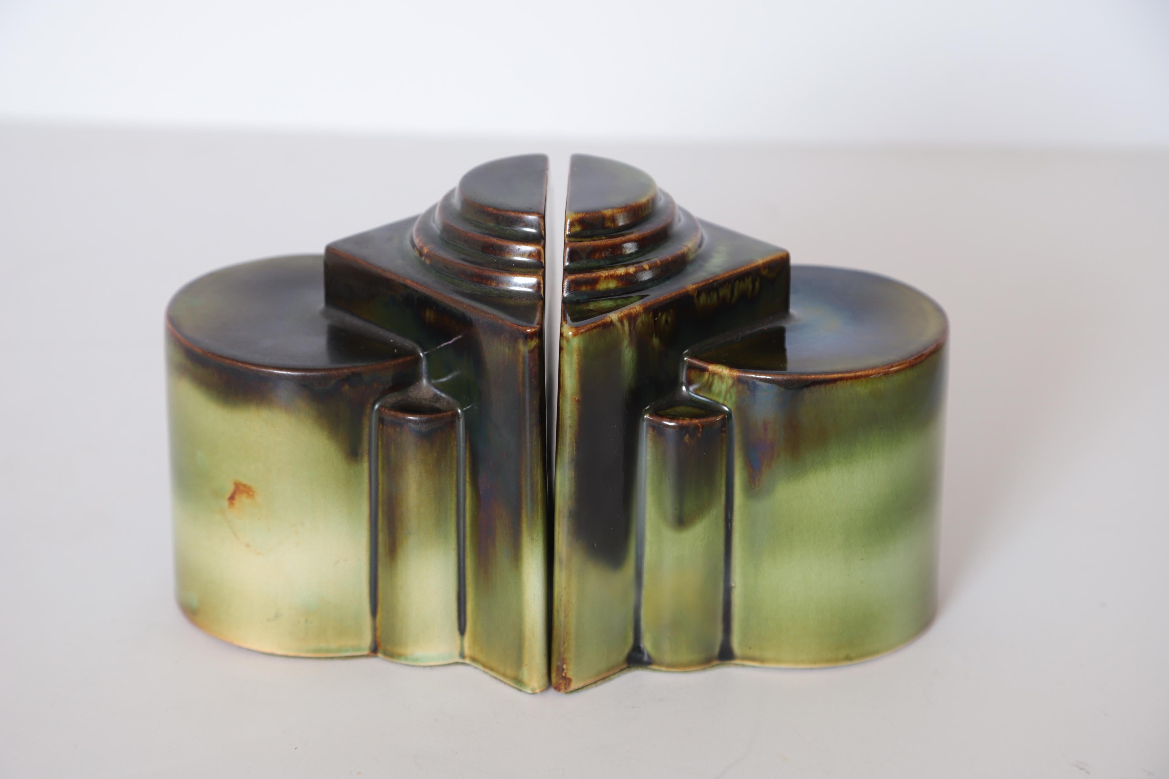 Art Deco Gale Turnbull for Leigh Potters Bookends, circa 1929, Leigh Art Ware In Good Condition In Dallas, TX