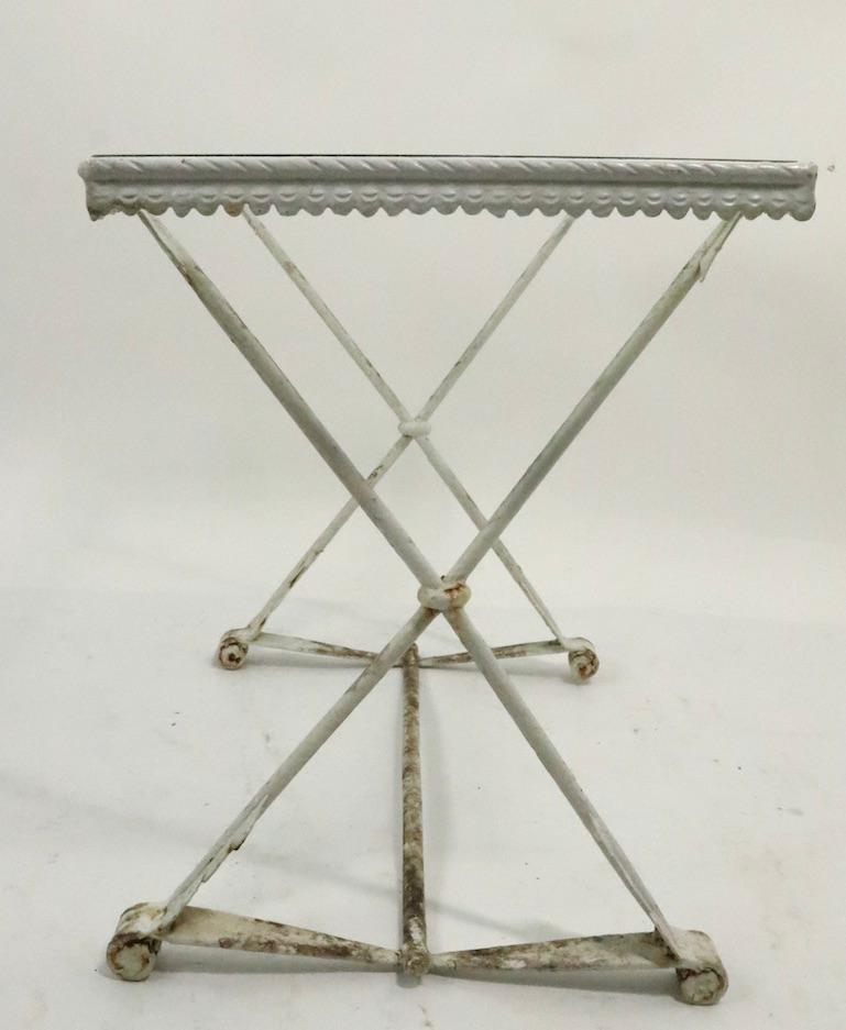 Art Deco Garden Patio Table with Crossed Arrow Legs In Good Condition For Sale In New York, NY