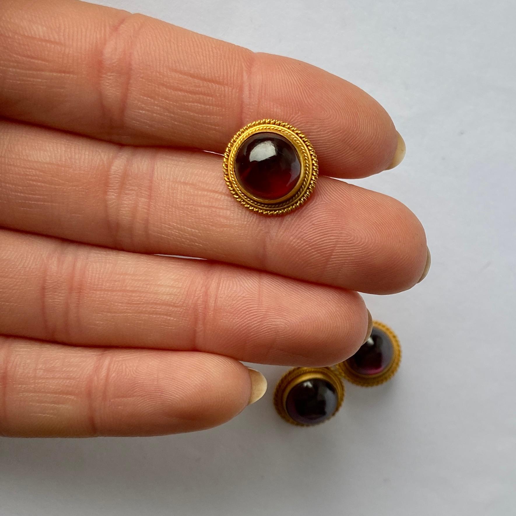 Art Deco Garnet and 18 Carat Gold Cufflinks In Good Condition In Chipping Campden, GB