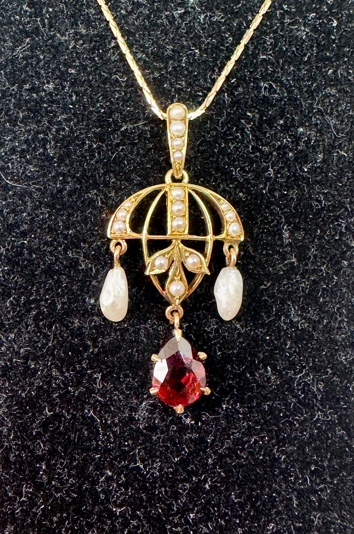Art Deco Garnet Pearl Pendant Lavalier Necklace 14 Karat Gold Chandelier Motif In Excellent Condition For Sale In New York, NY