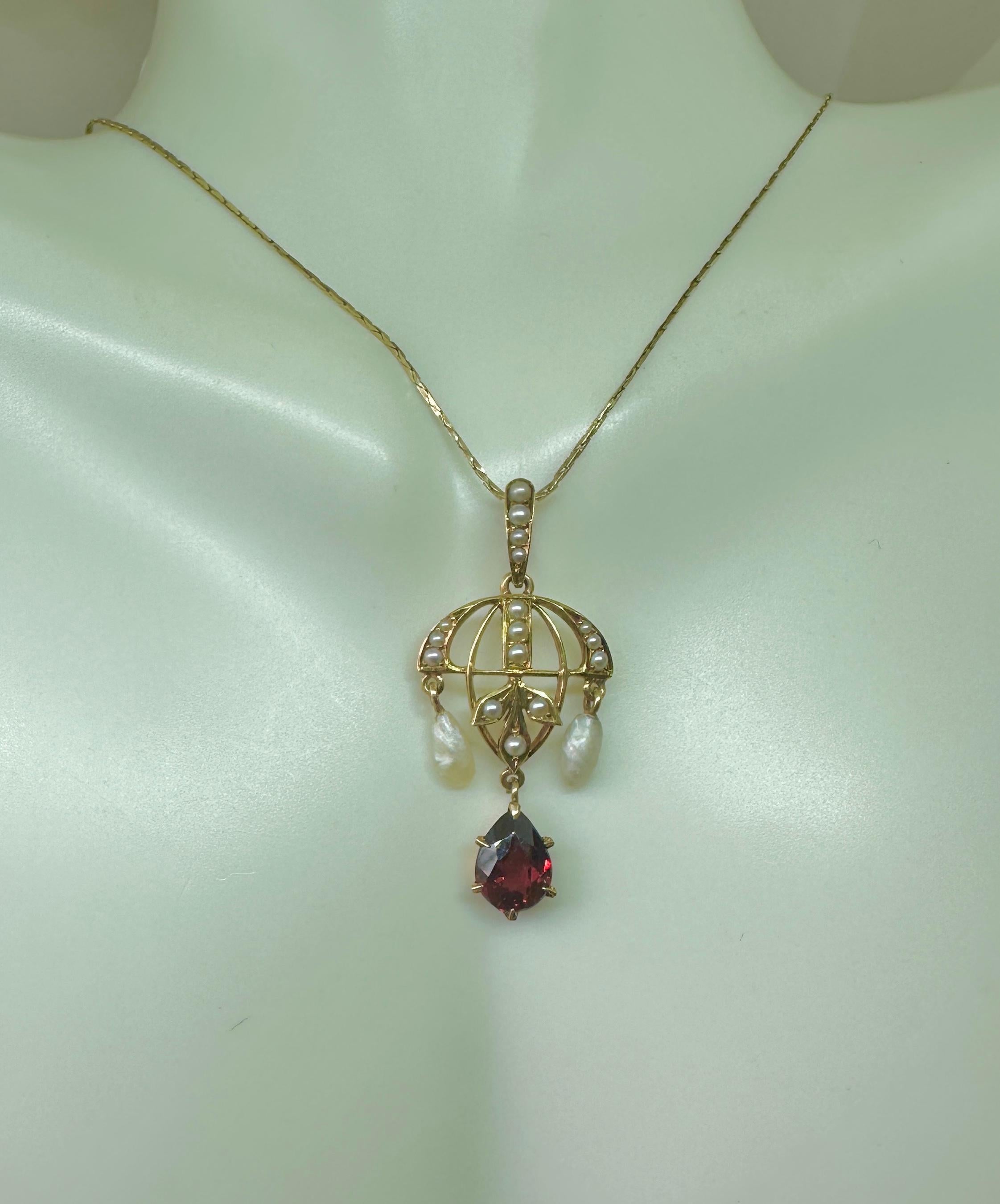 Women's Art Deco Garnet Pearl Pendant Lavalier Necklace 14 Karat Gold Chandelier Motif For Sale