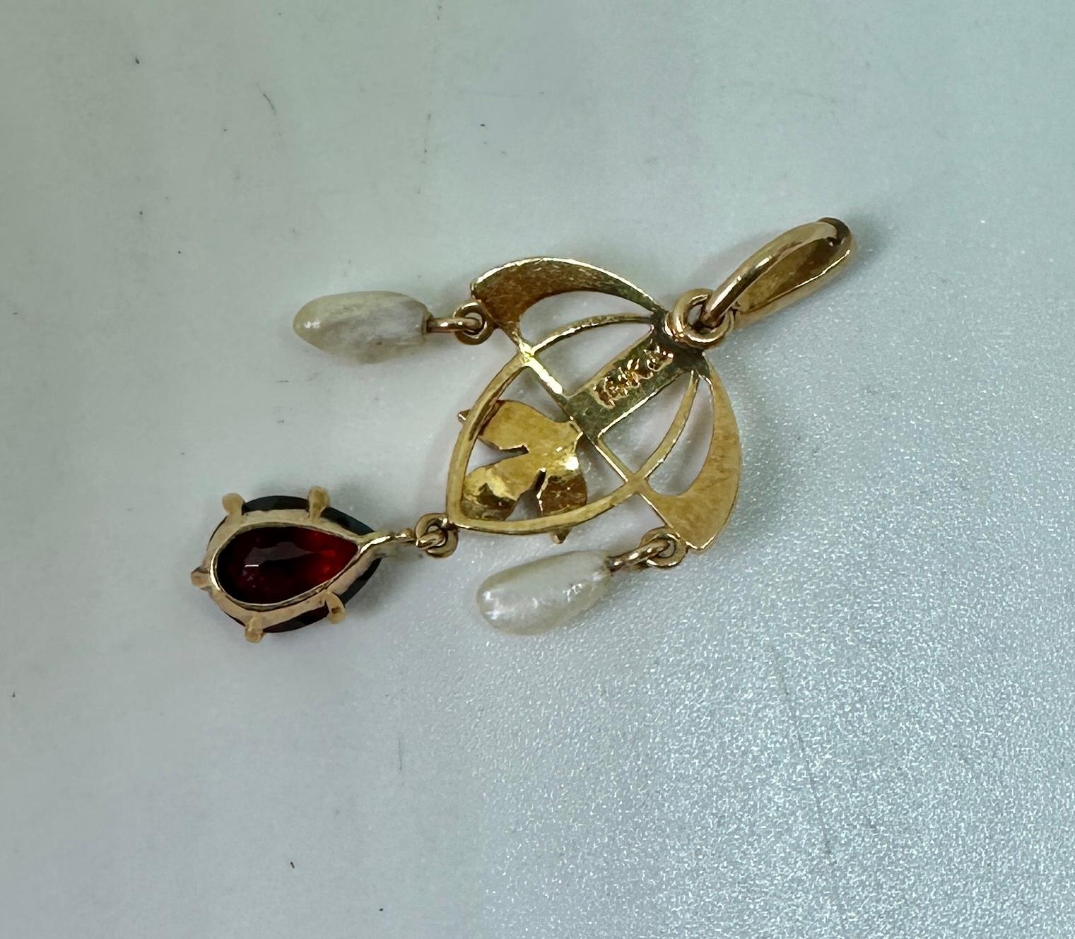 Art Deco Garnet Pearl Pendant Lavalier Necklace 14 Karat Gold Chandelier Motif For Sale 3