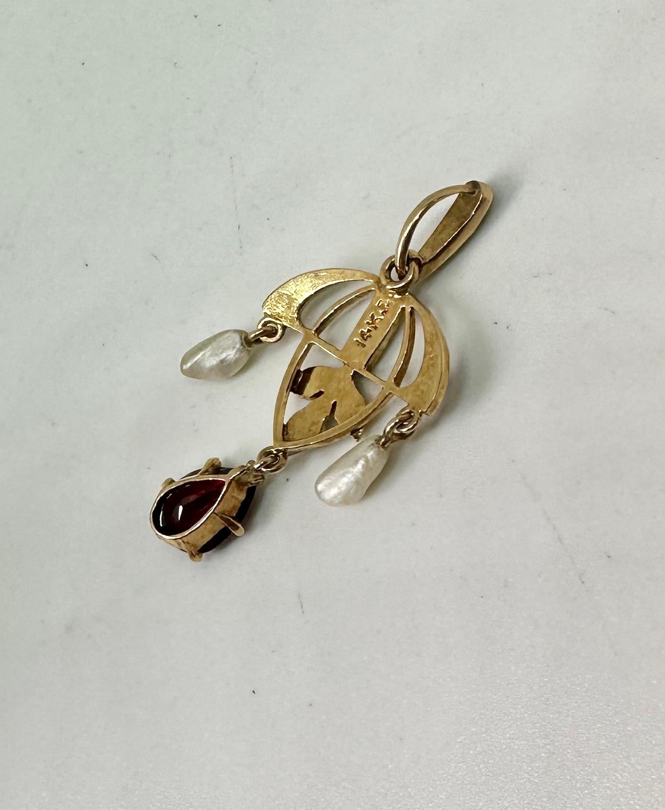 Art Deco Garnet Pearl Pendant Lavalier Necklace 14 Karat Gold Chandelier Motif For Sale 4