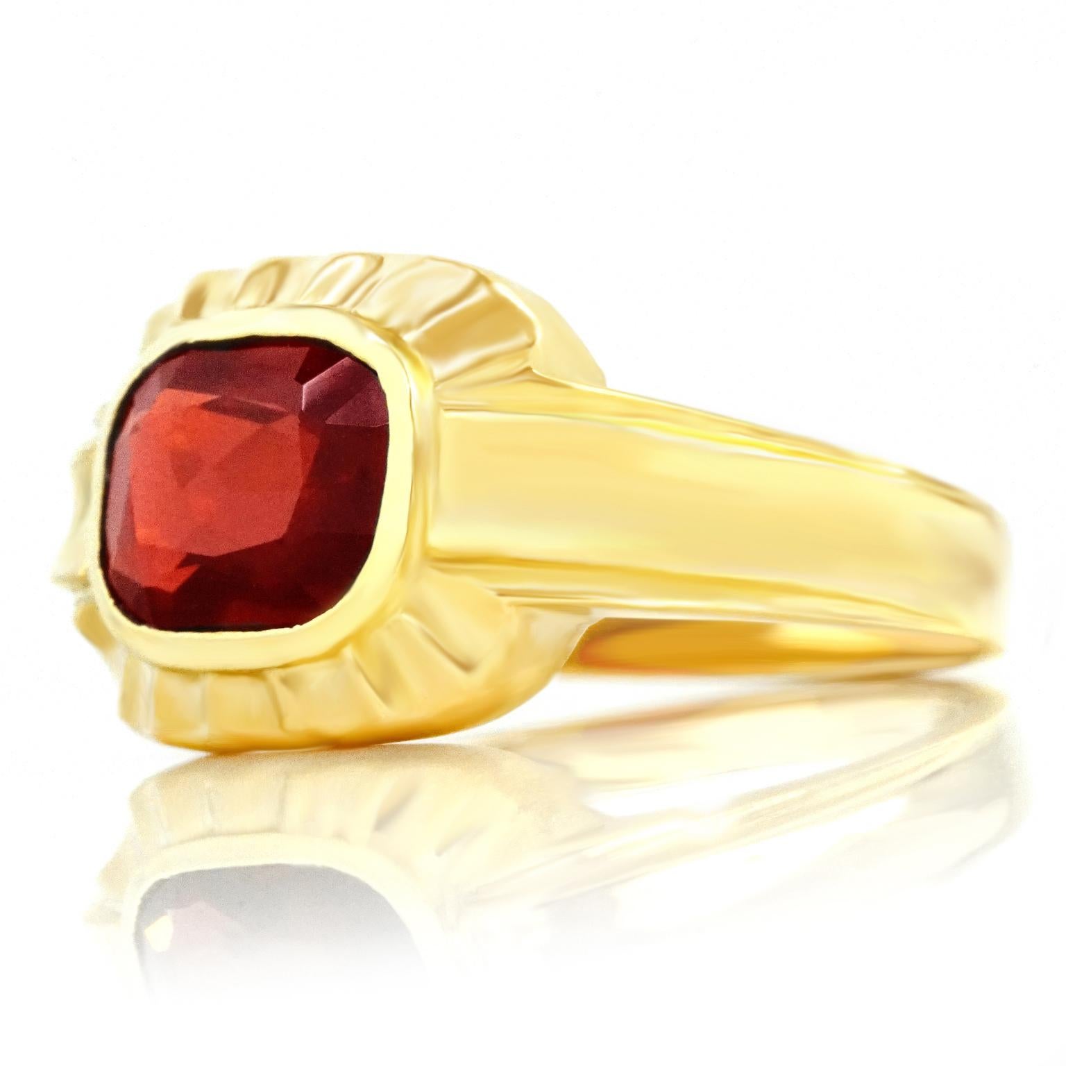 Art Deco Garnet Set Gold Ring In Excellent Condition In Litchfield, CT