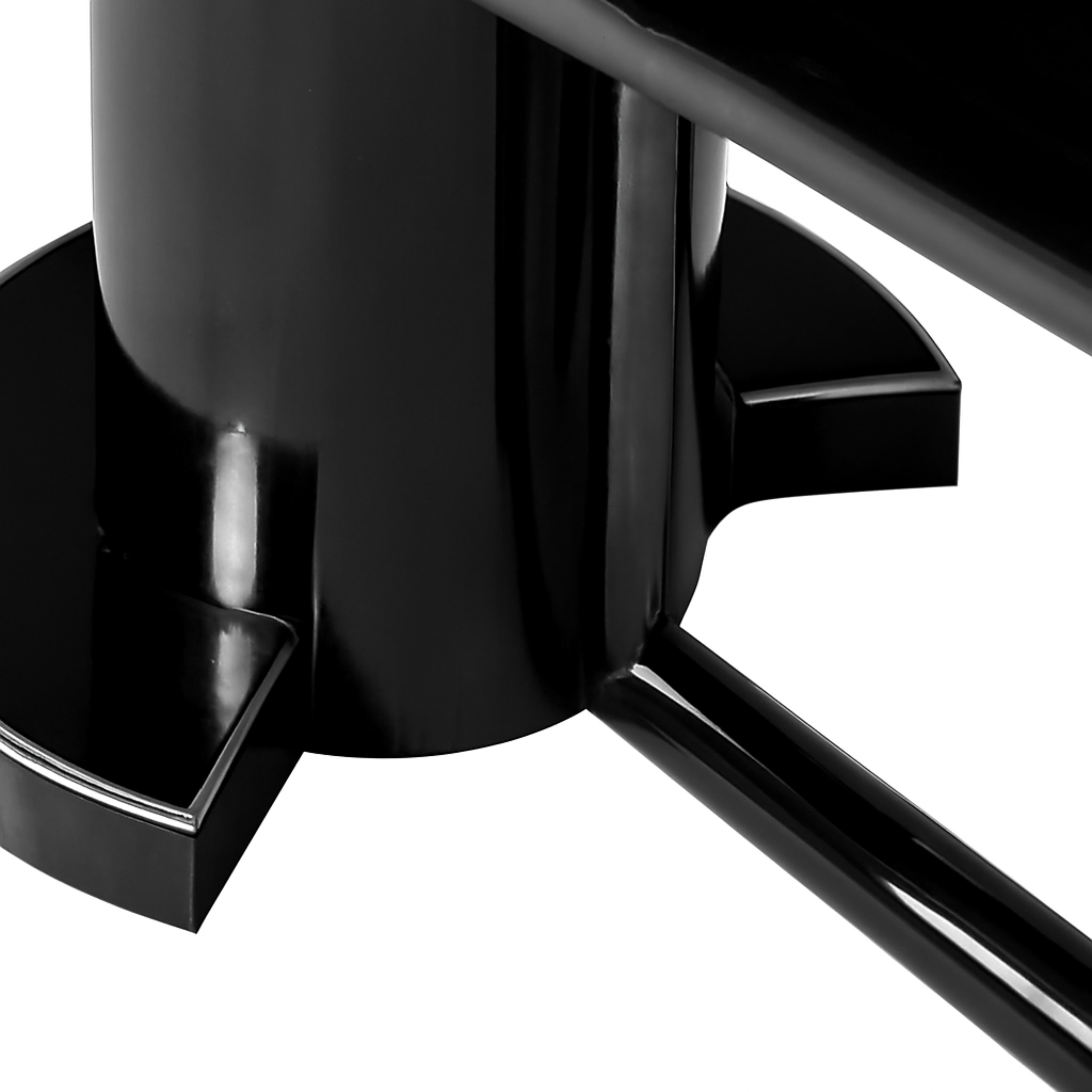Una elegante mesa de comedor Art Decó lacada en negro, fabricada en nogal con un acabado de chapa de madera transparente con dos extensiones y detalles de hierro cromado en los pies de la base redonda.
Mesa de estilo Gaston Poisson.

Con