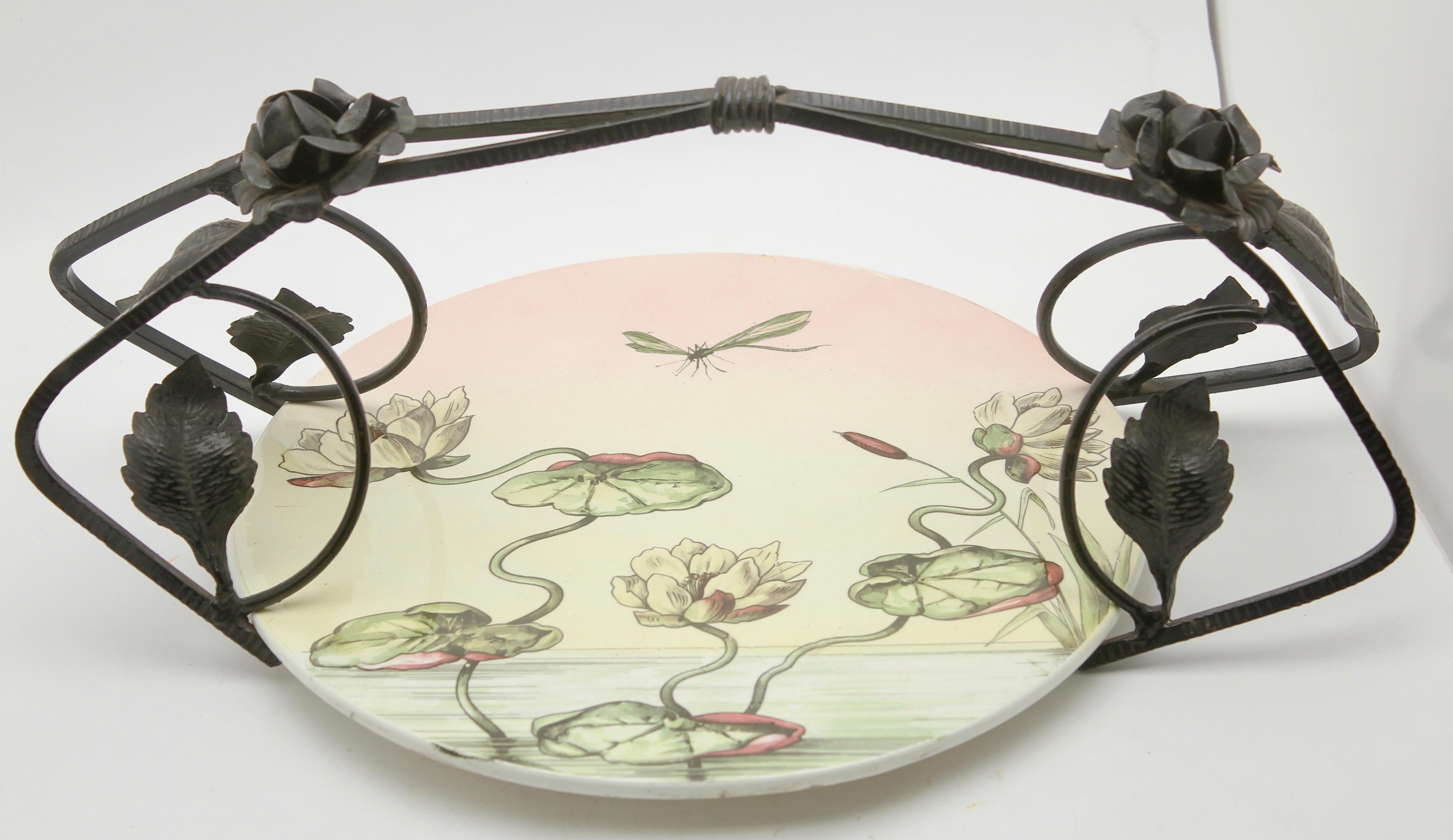 Art Nouveau Art Deco Gateau Set, Porcelain Plate with Handle or Carrier in Wrought Iron For Sale