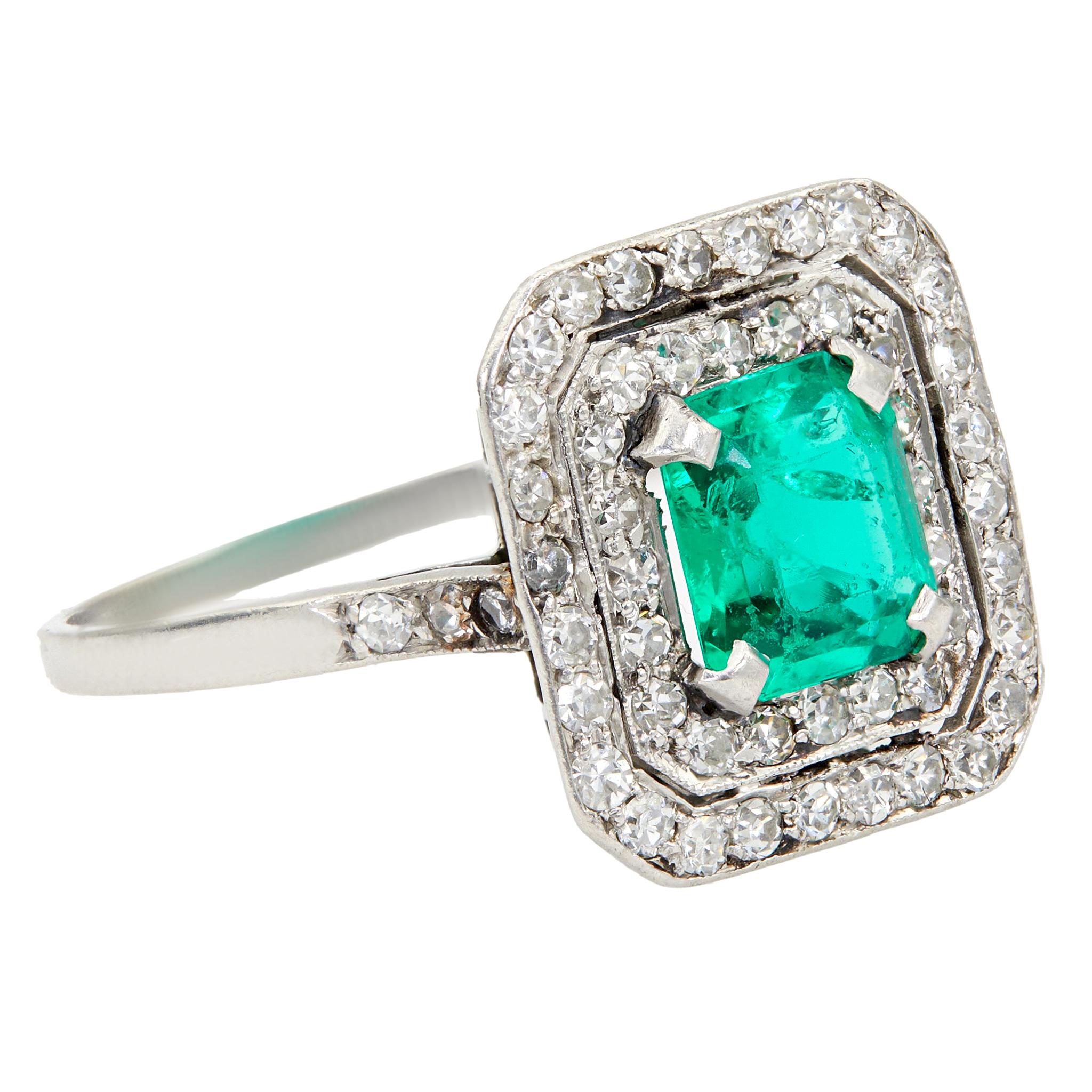 Art Deco GCS kolumbianischer kleiner Öl-Smaragd- und Diamant-Platinring mit doppeltem Halo-Ring, Art déco für Damen oder Herren