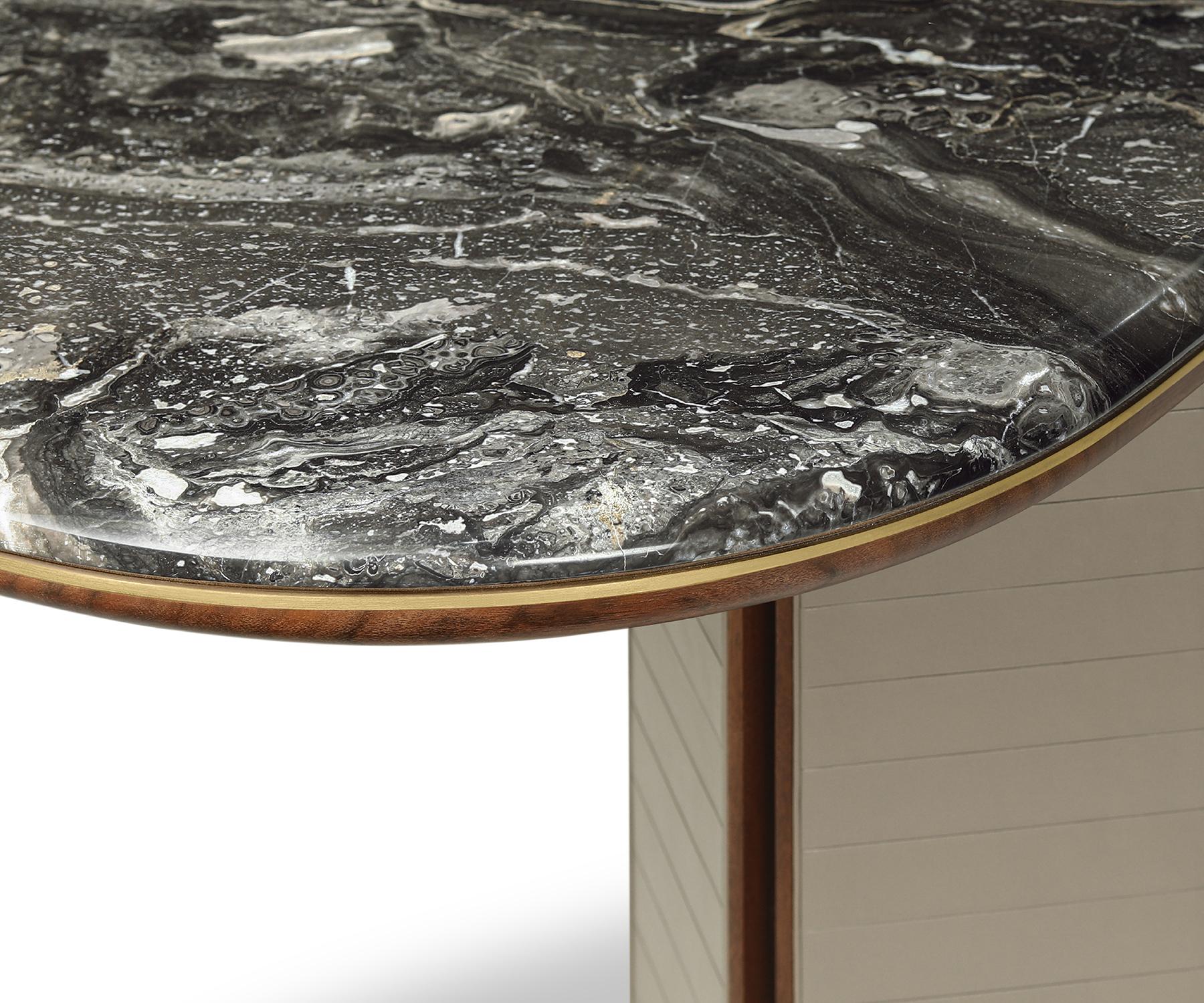 Fatto a mano Art Deco Geller Console by Madheke in vendita