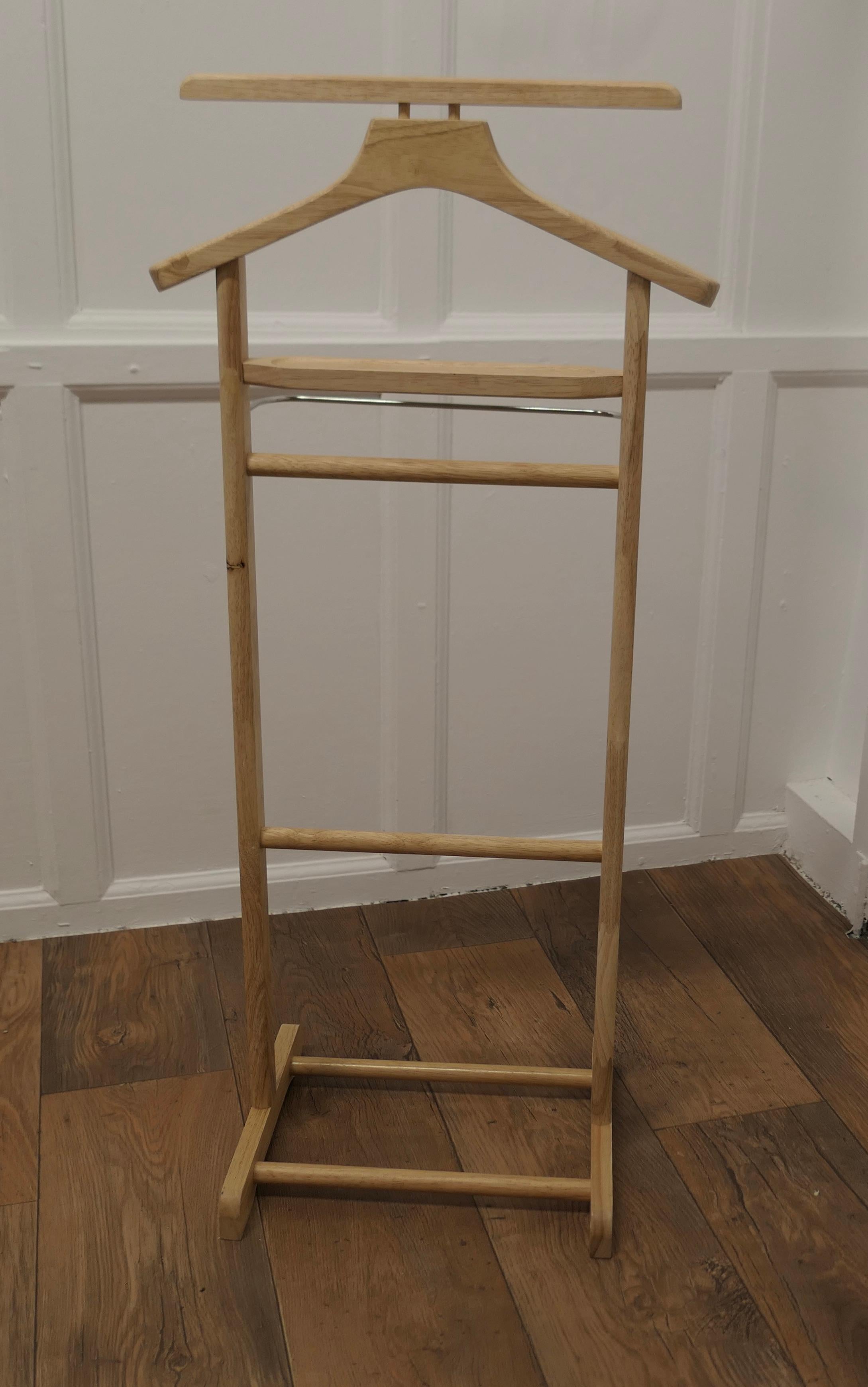 Art Deco Gentleman’s Floor Standing Blonde Beech Suit Hanger For Sale 1