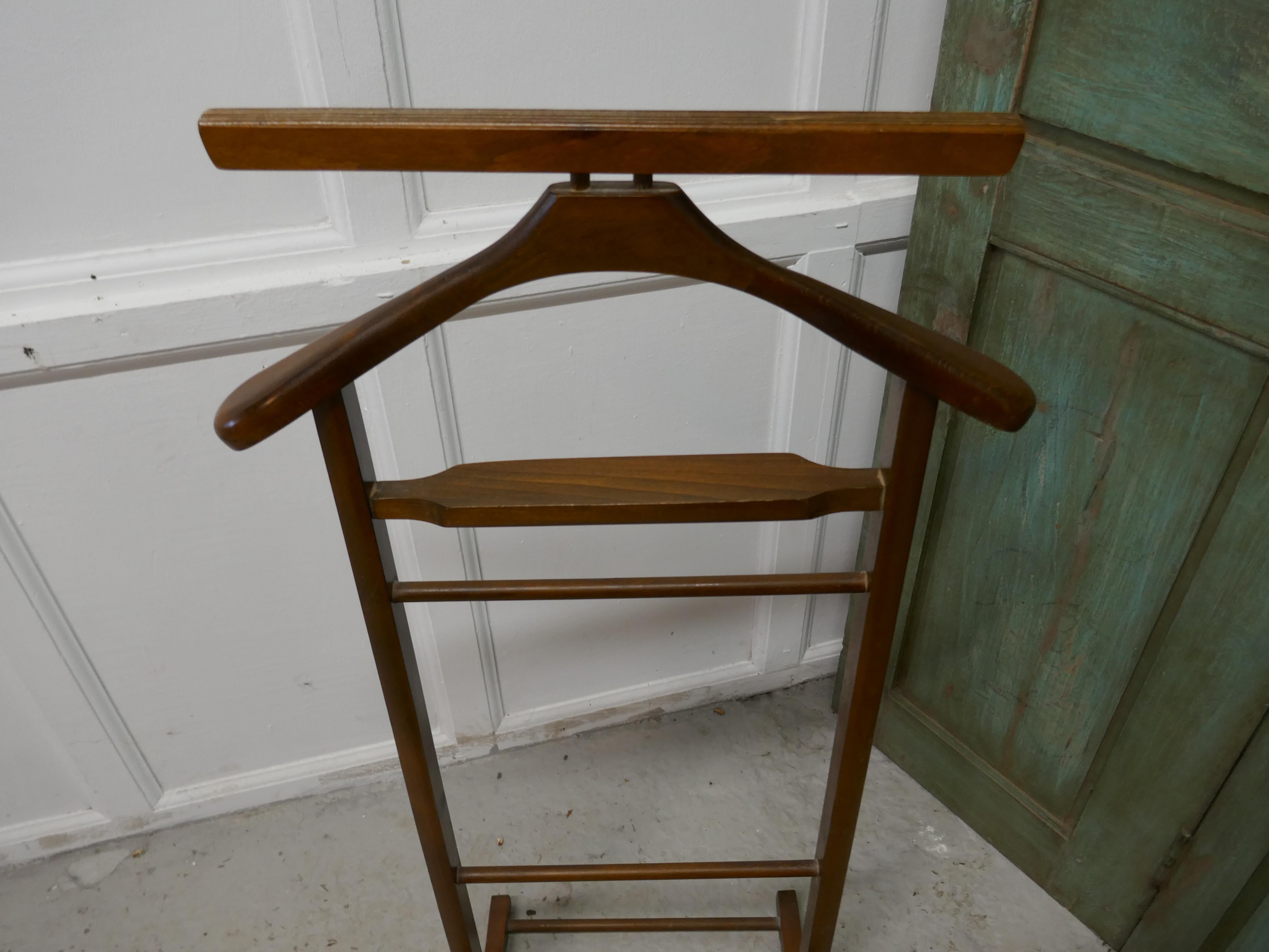 suit hanging stand