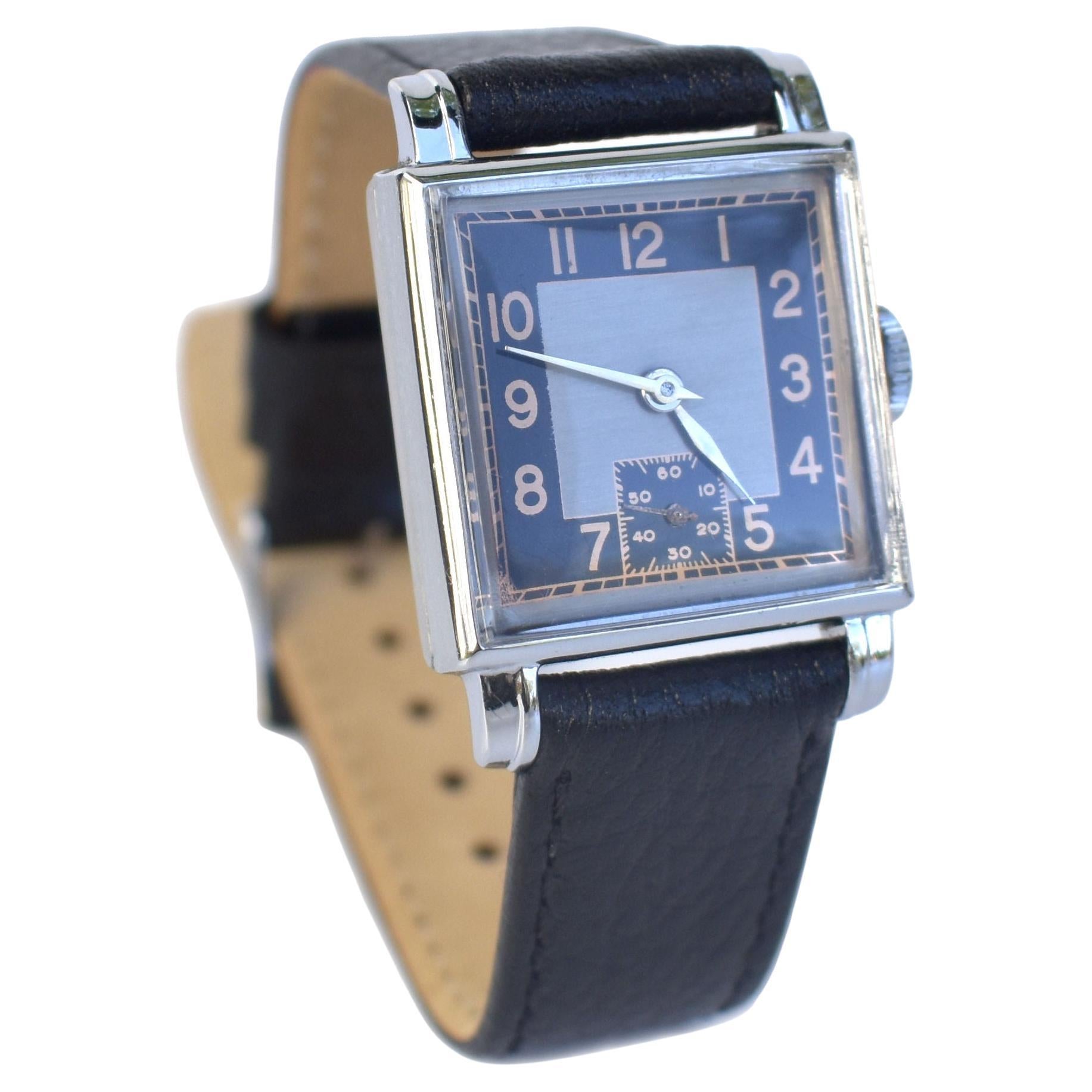 Montre-bracelet manuelle d'homme Art Deco, récemment révisée, Circa 1935 en vente
