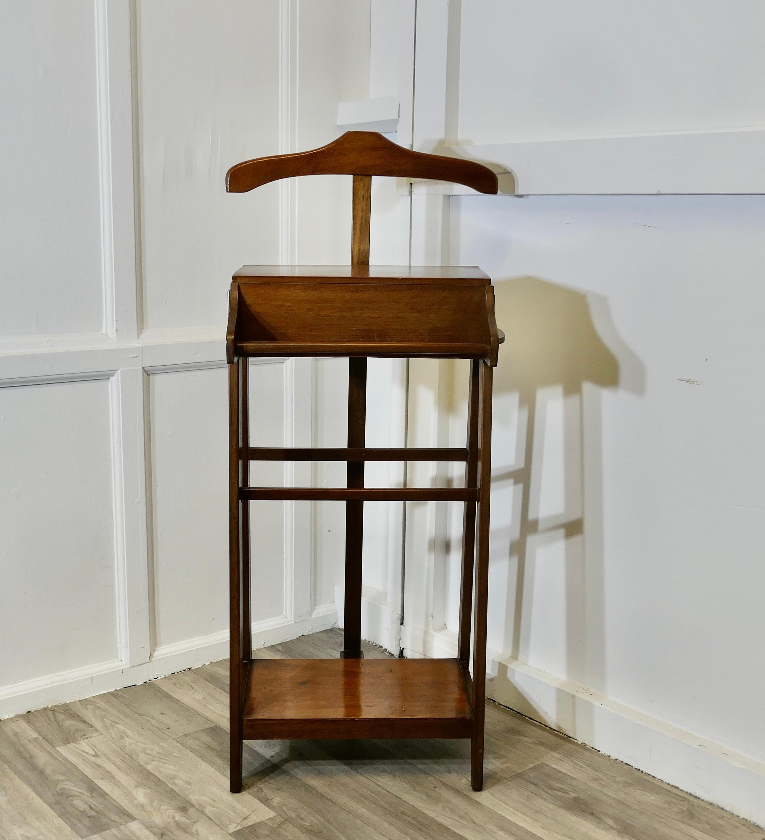 Art Deco Gentleman’s Suit Hanger or Dumb Butler, the Versatile Valet

A very useful piece and well designed piece, the hanger will accommodate a jacket it also has a rail for trousers, a platform for bag and shoes, and a short rail for ties and