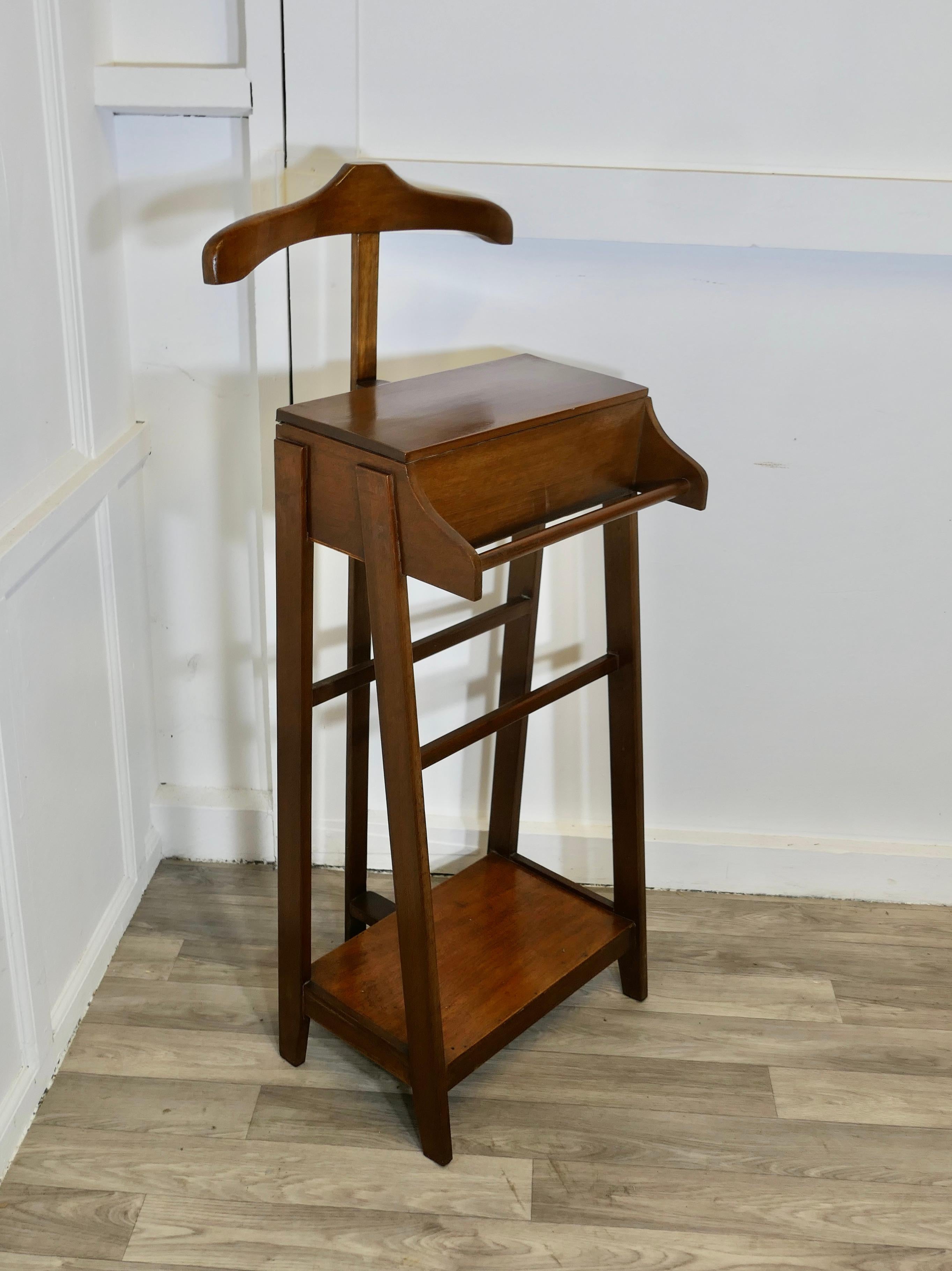 Mid-20th Century Art Deco Gentleman’s Suit Hanger or Dumb Butler, the Versatile Valet