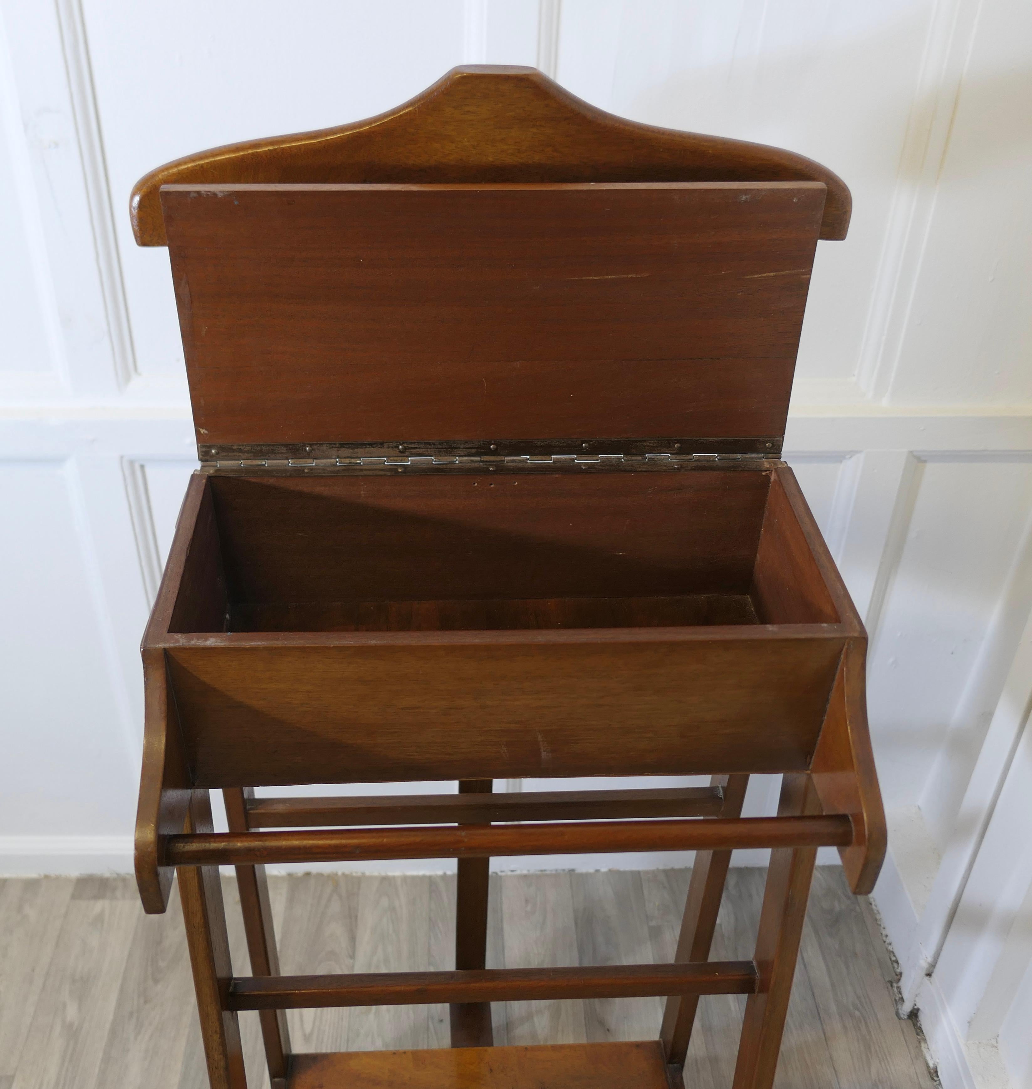 Art Deco Gentleman’s Suit Hanger or Dumb Butler, the Versatile Valet 2