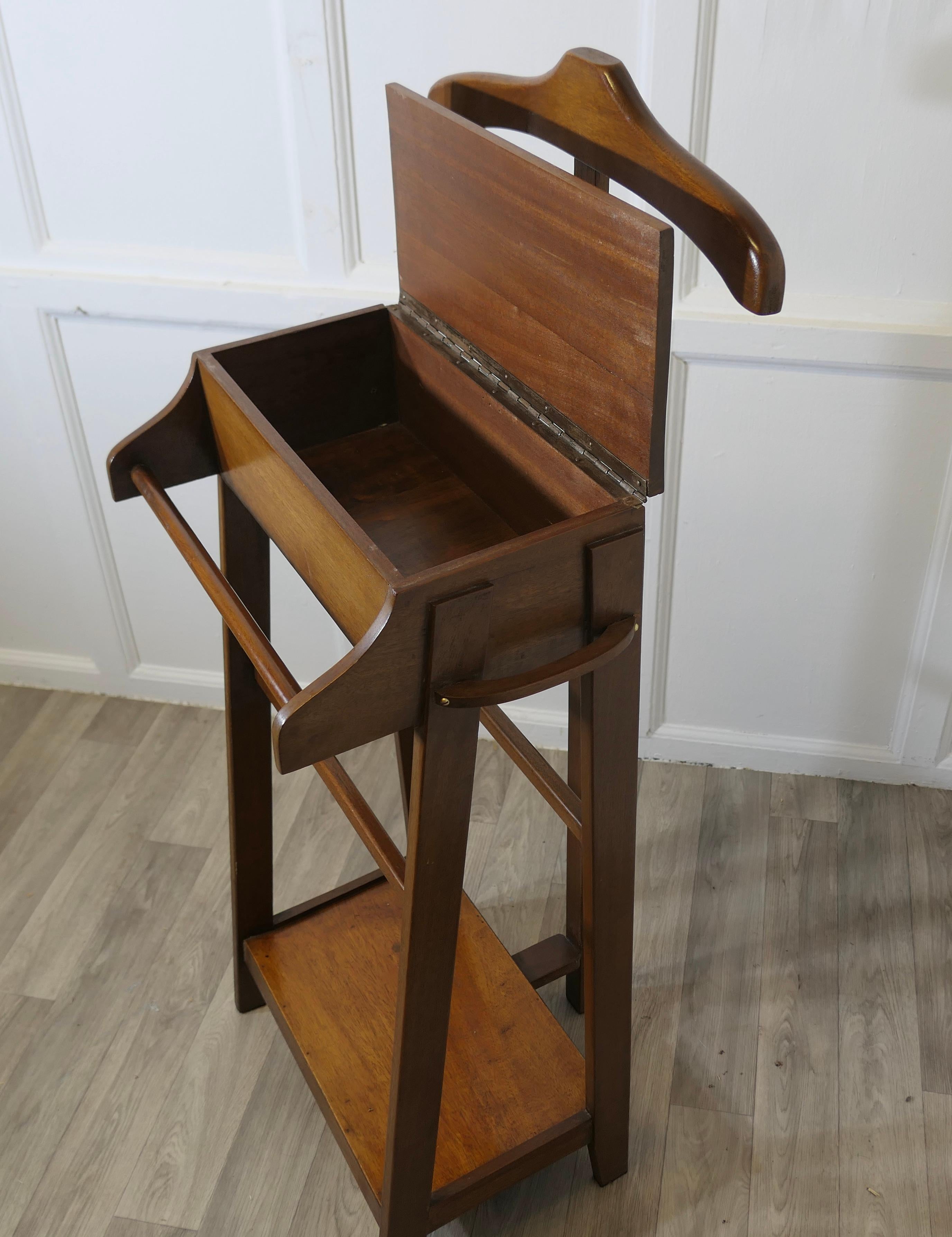 Art Deco Gentleman’s Suit Hanger or Dumb Butler, the Versatile Valet 3