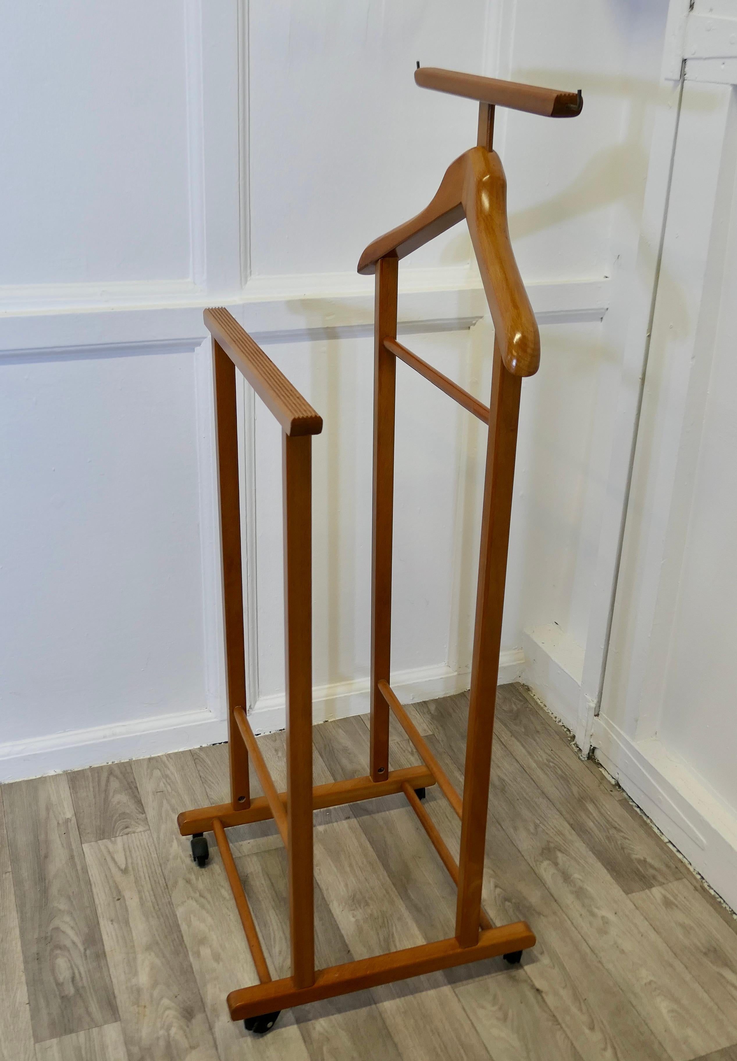 Metà XX secolo Appendiabiti o comodino per gentiluomini in stile Art Deco, il versatile valet in vendita