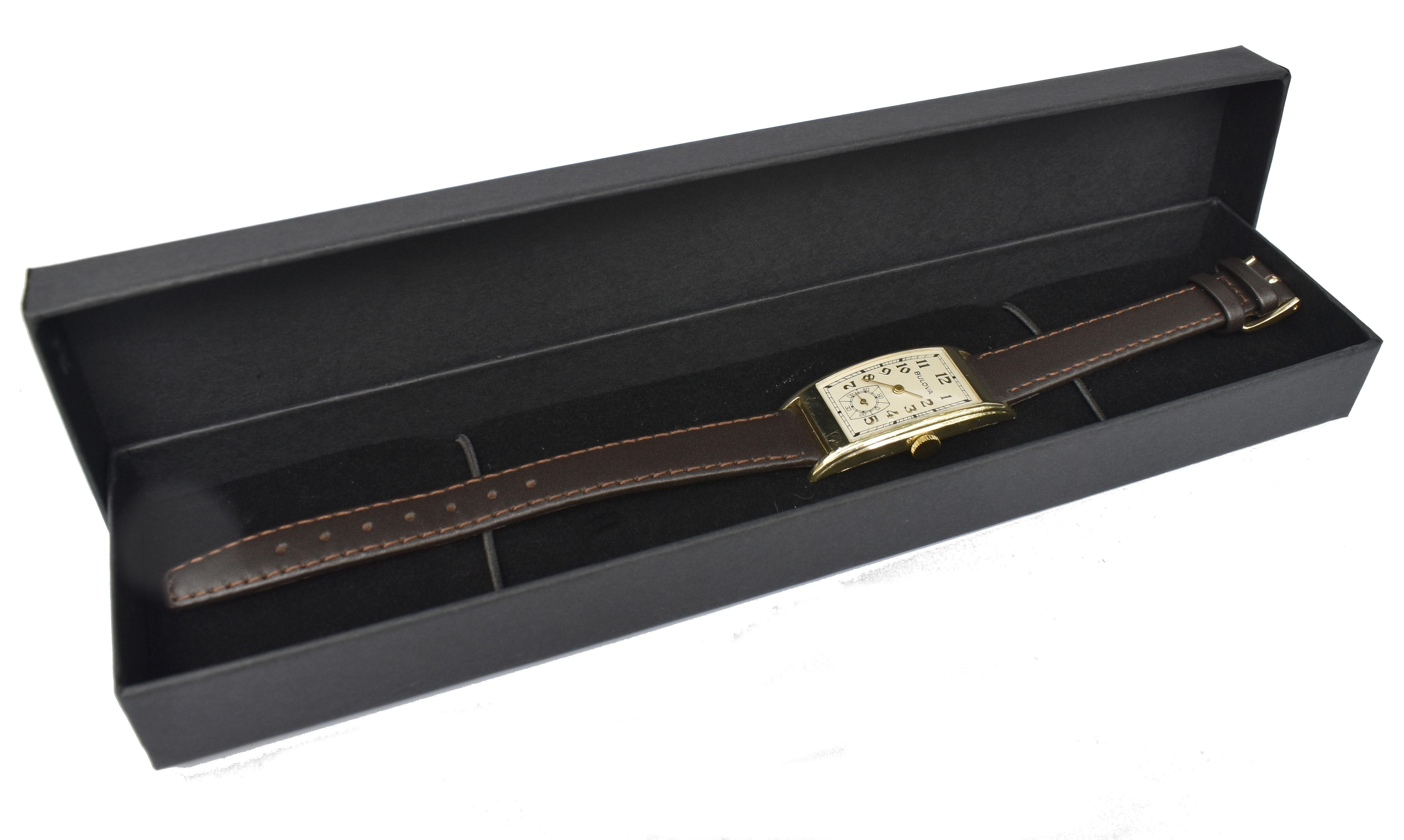 Für Ihre Betrachtung ist diese eher seltene Art Deco Gents Manual Wristwatch von Bulova, 'Minute Man' c1937. Der Gesamtzustand ist sehr gut, sehr wenig Verschleiß und wurde vor kurzem gewartet es windet reibungslos, Einstellung korrekt und hält