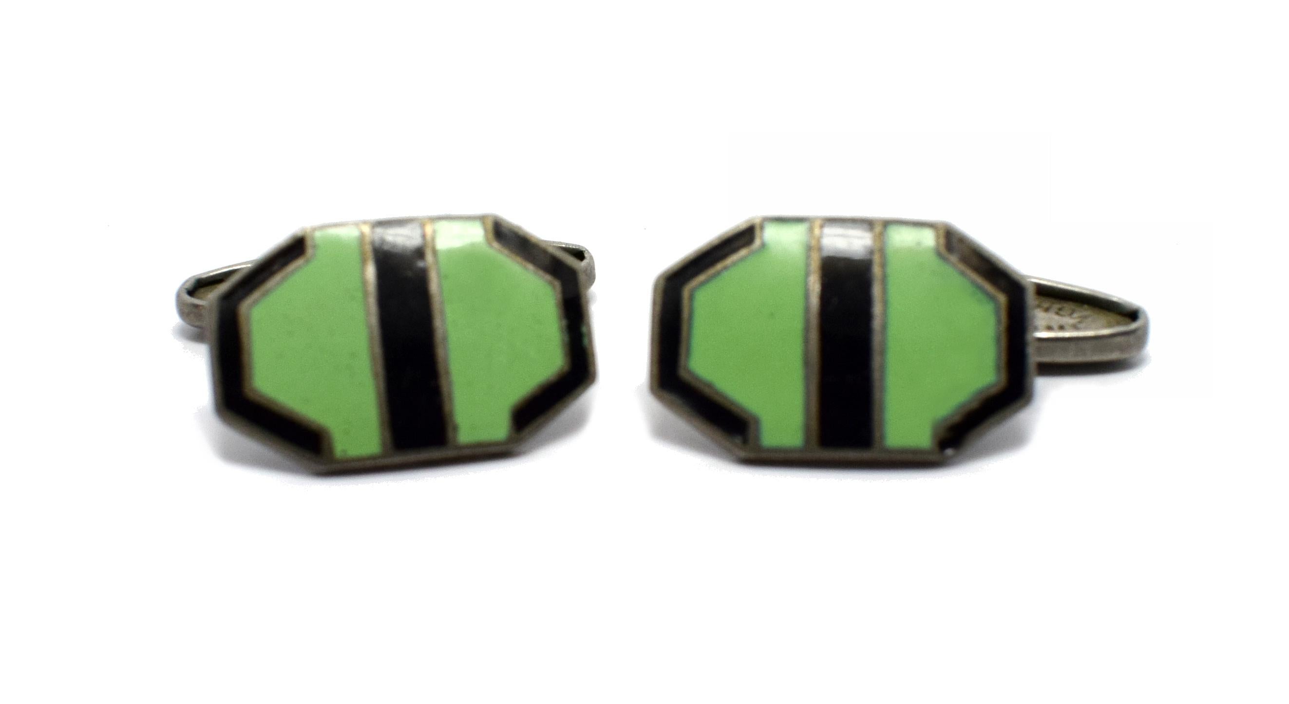 For your consideration are these very typical Art Deco styled cufflinks. Art Deco pastel green with black enamel edging. Lovely shaped and good vintage condition, perfect styling for the modern gentlemen who appreciates the finer things in life. 