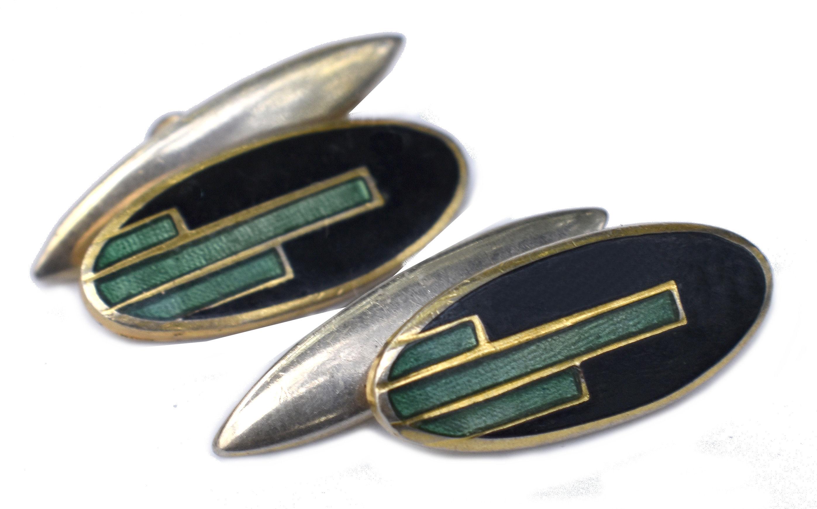 Art Deco Gent's Matching Pair of Green and Black Enamel Cufflinks, 1930s 1