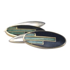 Vintage Art Deco Gent
s Matching Pair of Green and Black Enamel Cufflinks, 1930s