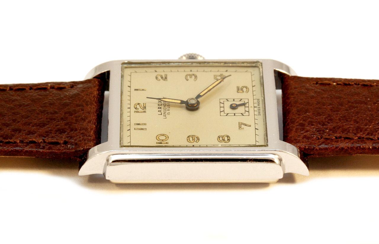 Schweizer Hand-Armbanduhr im Art déco-Stil von Larex, um 1939 Herren im Angebot
