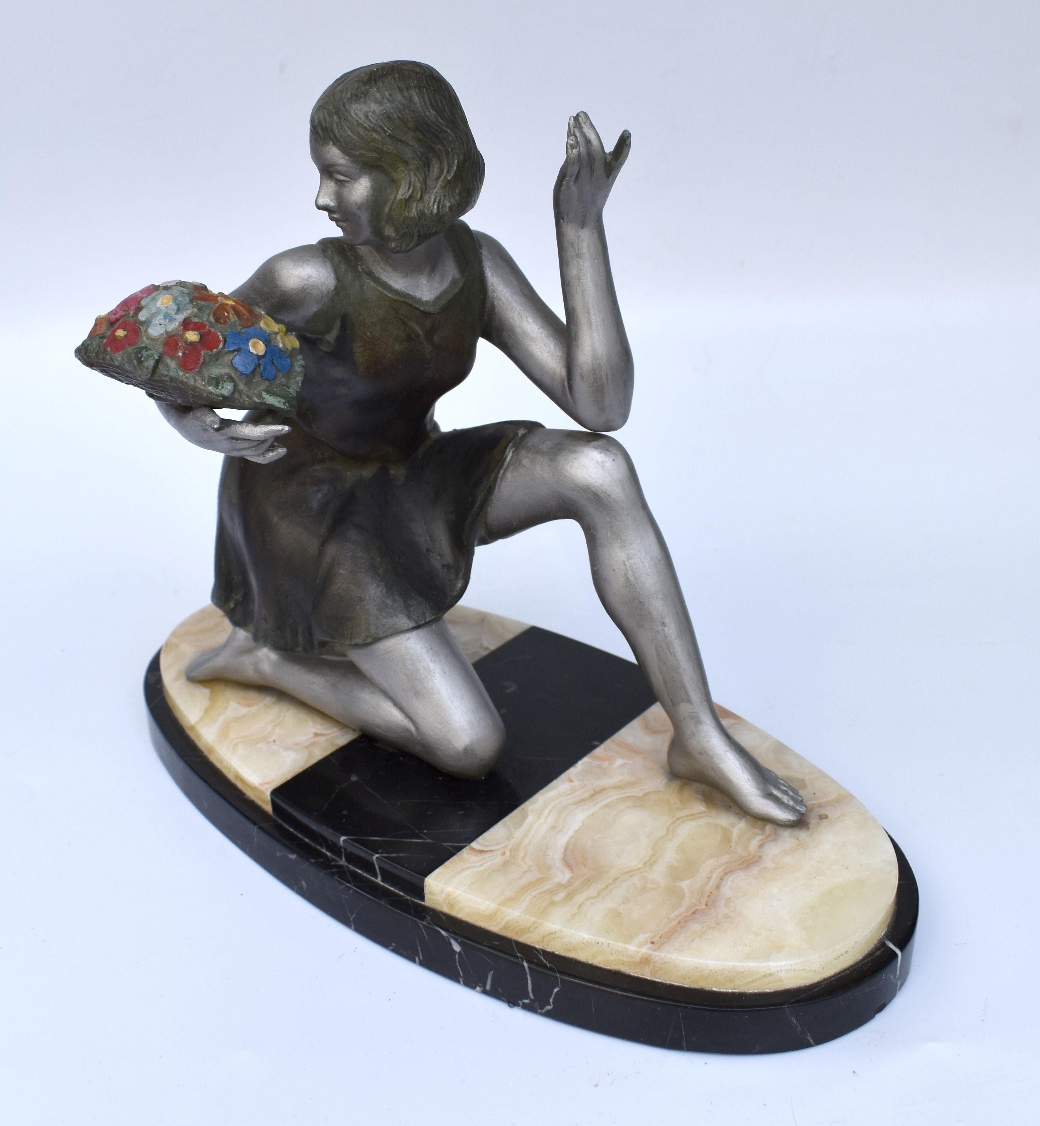 Art Deco Geo Maxim Weibliche Figur, um 1930 (Art déco) im Angebot