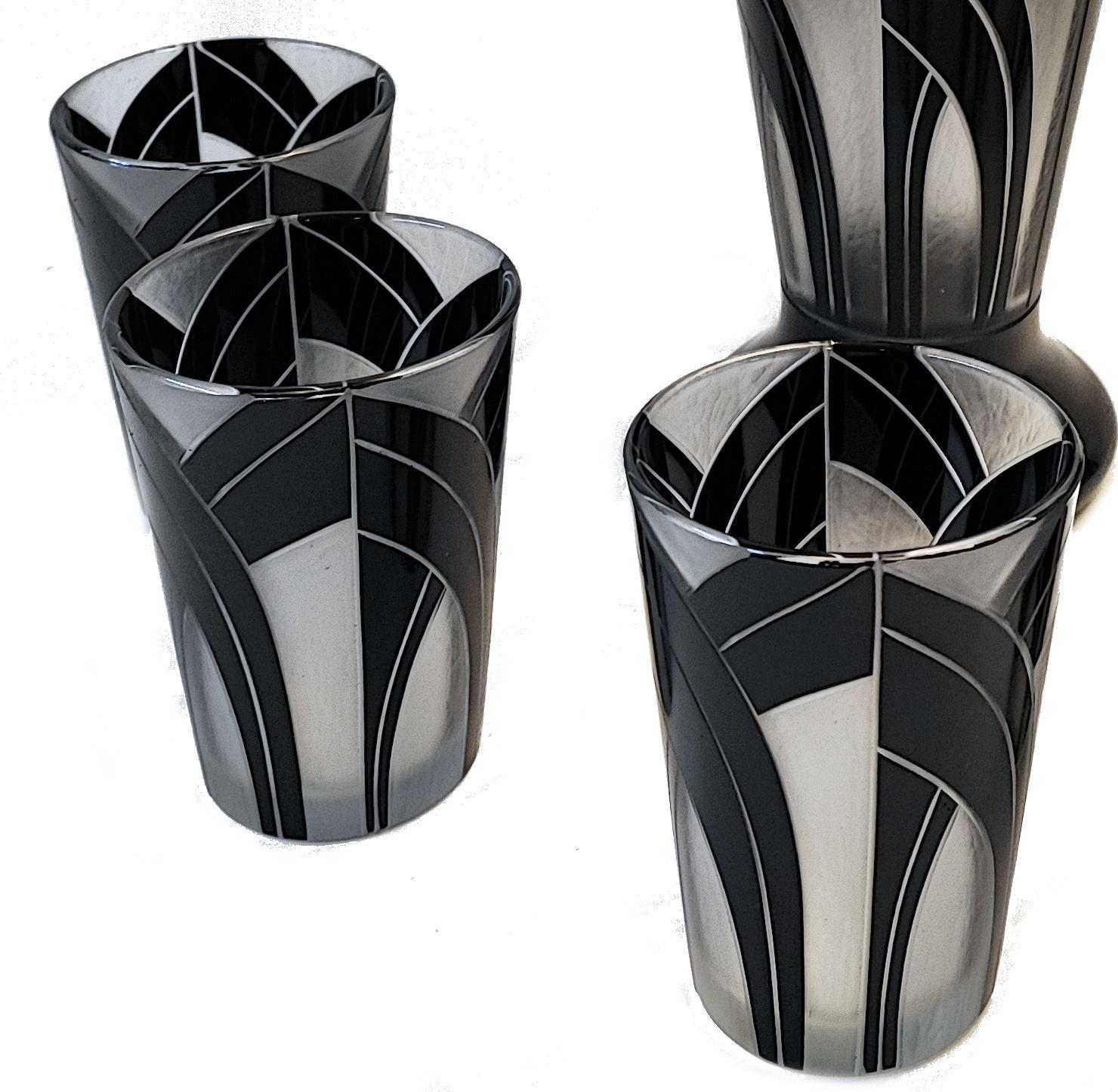 Art Deco Geometric Czech Glass Cocktail Set, c1930 In Good Condition For Sale In Devon, England