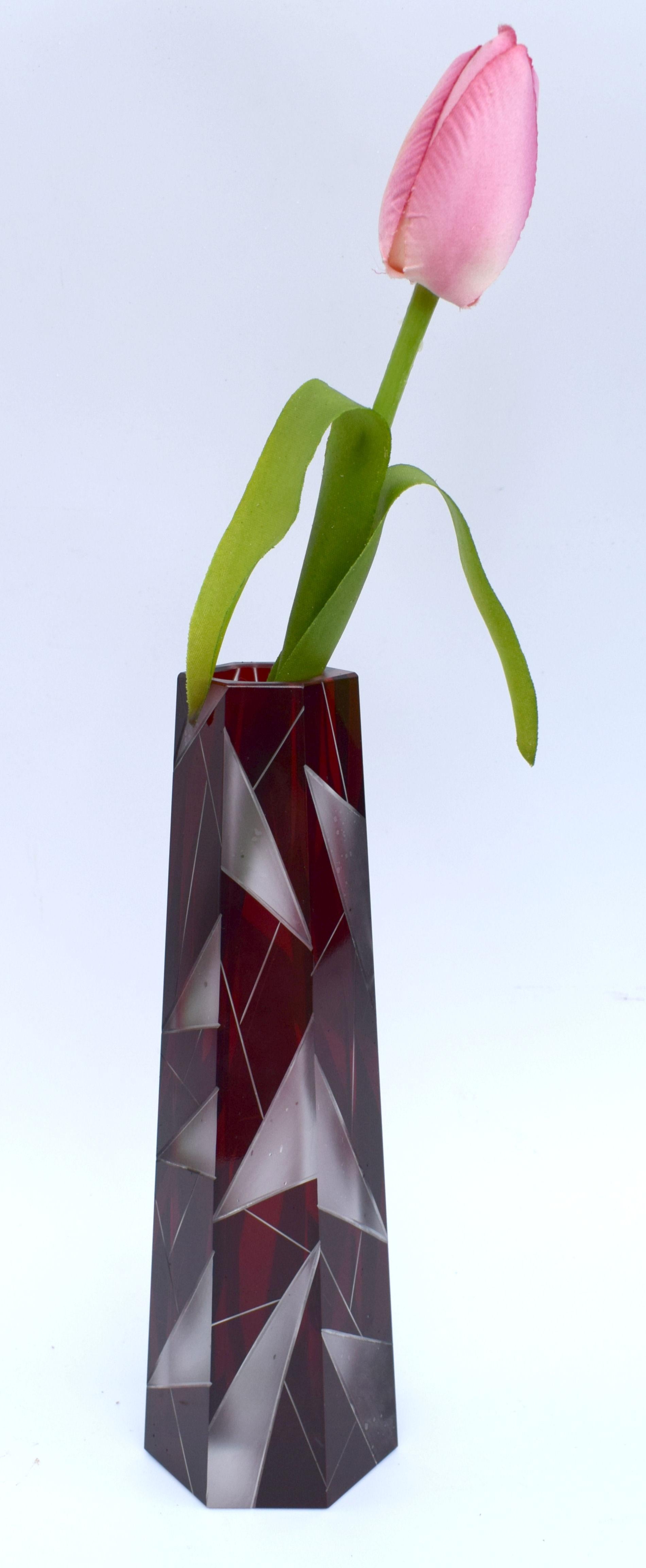 Wonderfully stylish geometric patterned glass vase from Czech Republic. Great size for modern day use, please see dimensions. Deep red, almost maroon coloured enamel decoration with segments of triangular frosted panels intersecting, superb overall