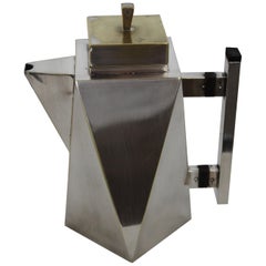 Cafetière italienne Art Déco géométrique en métal argenté de style Charles Boyton