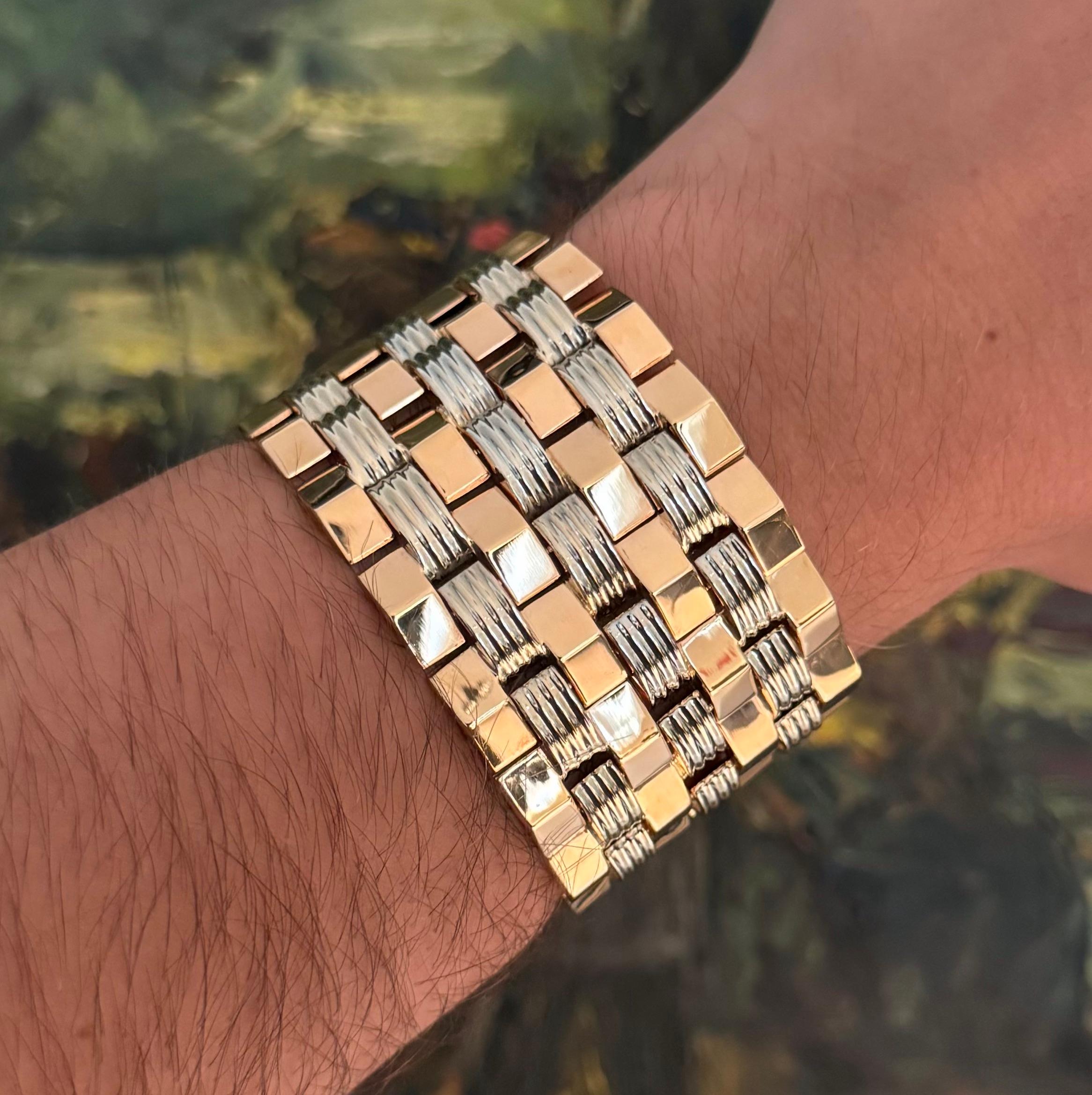 Art Deco geometric tank bracelet in 19.2kt rose gold, by Portuguese goldsmith Fernando Augusto Trigo, 1930s/1940s. Dated in between the Art Deco and the Art Moderne movements, this bracelet features a harmonious combination of 19.2kt rose gold and