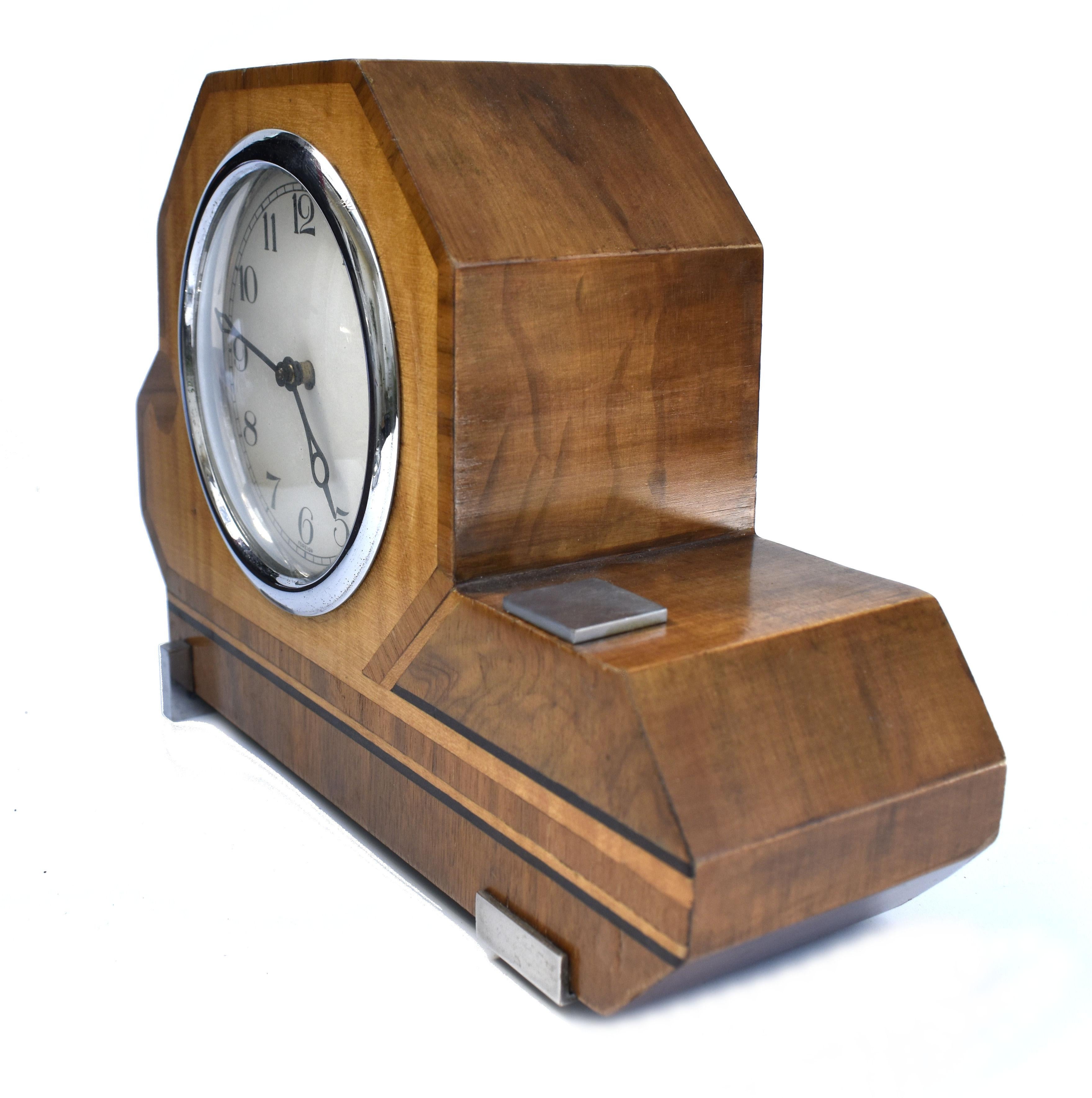 Art Deco Geometric Two Tone Wooden Mantle Clock, English, c1930 In Good Condition For Sale In Devon, England
