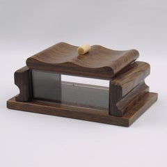 Caja geométrica de estilo Art Déco, de madera y lucita, Francia, década de 1940