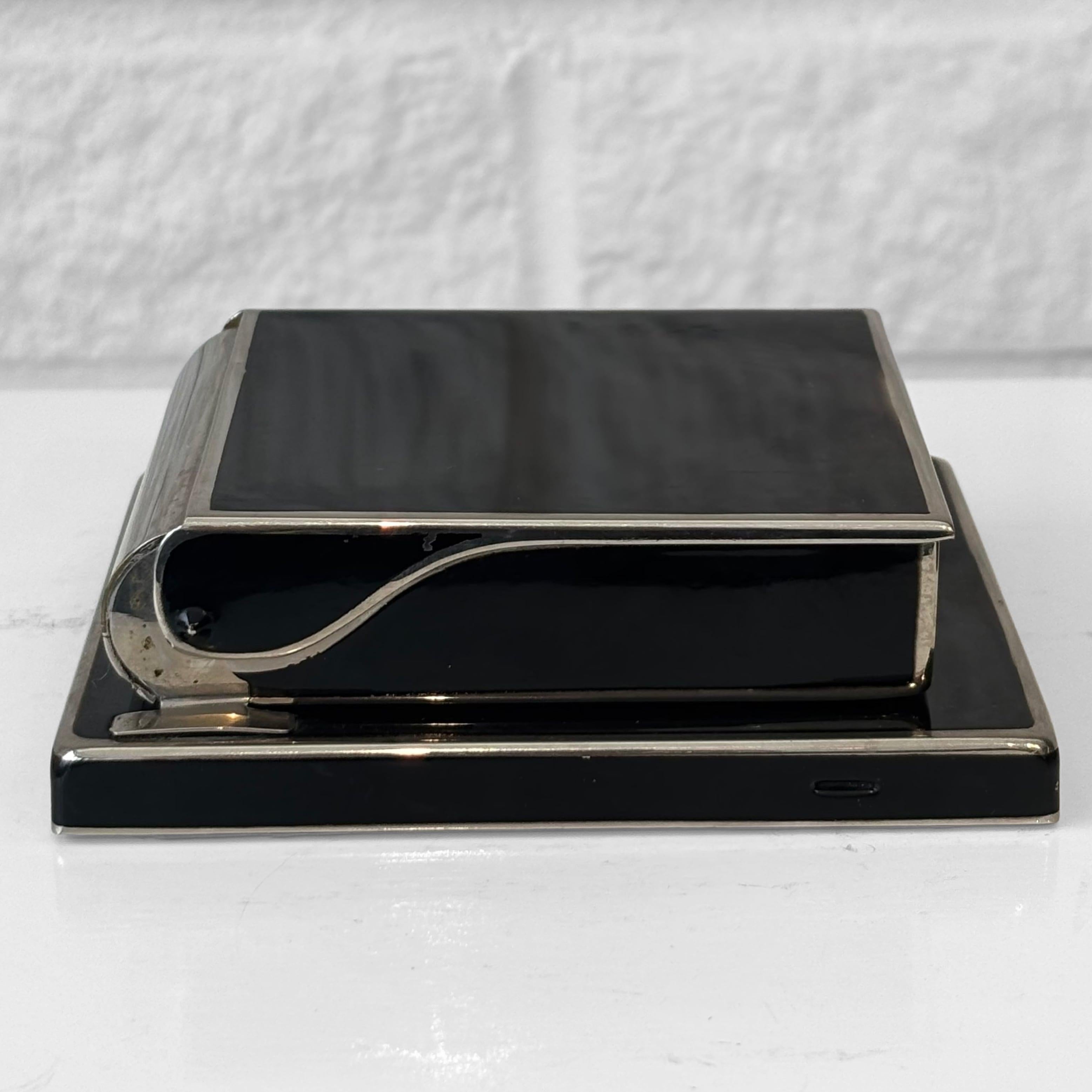 Art deco German cigarette dispenser 1930s Bauhaus modernist enamel and steel Alemán en venta