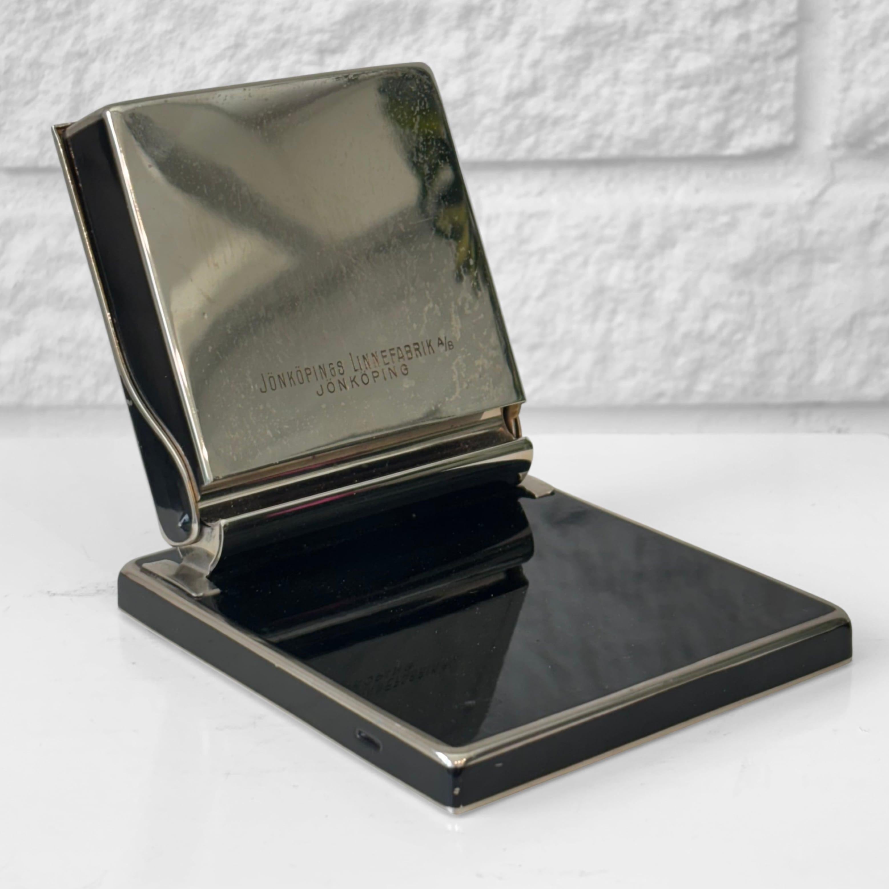 Art deco German cigarette dispenser 1930s Bauhaus modernist enamel and steel mediados del siglo XX en venta