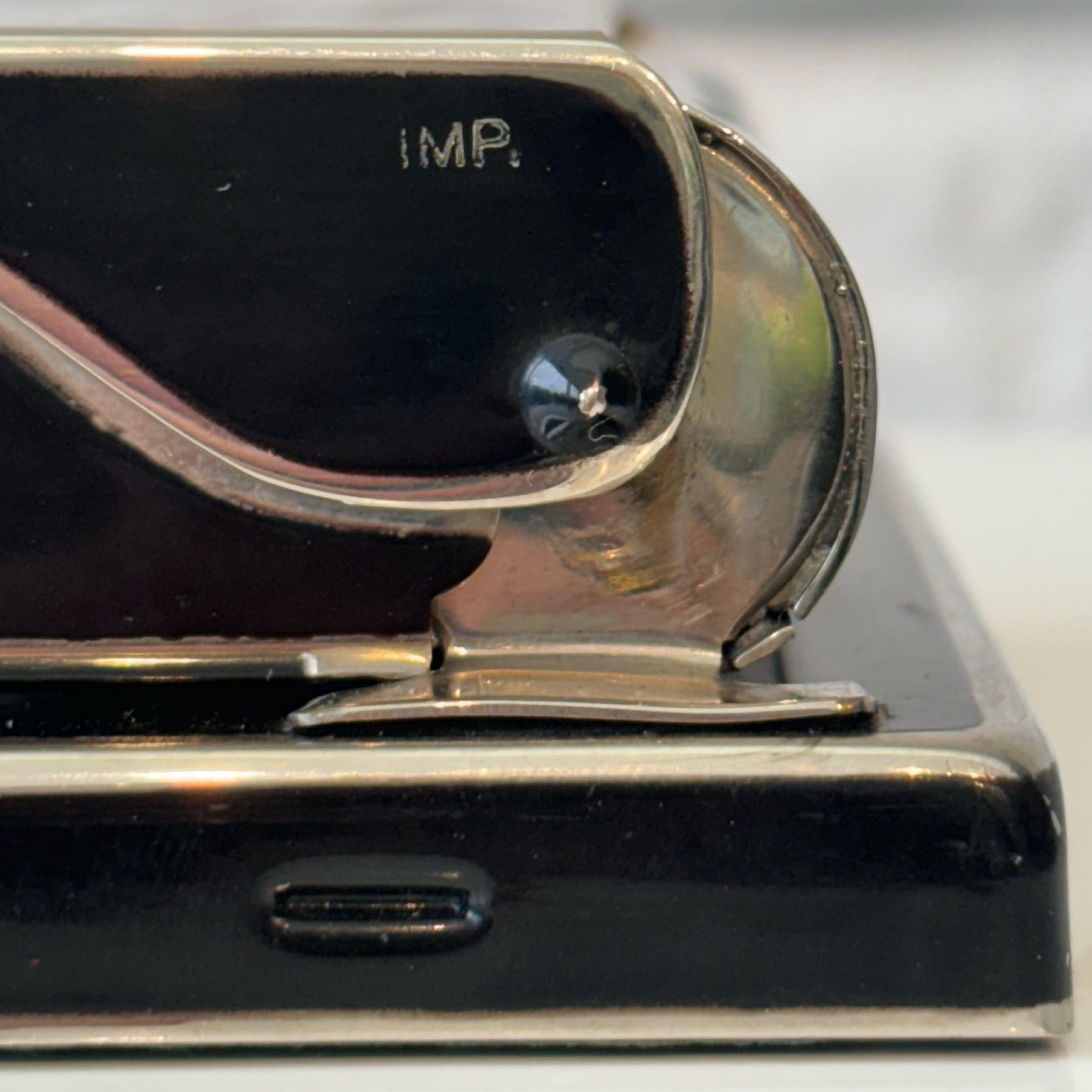 Art deco German cigarette dispenser 1930s Bauhaus modernist enamel and steel en venta 2