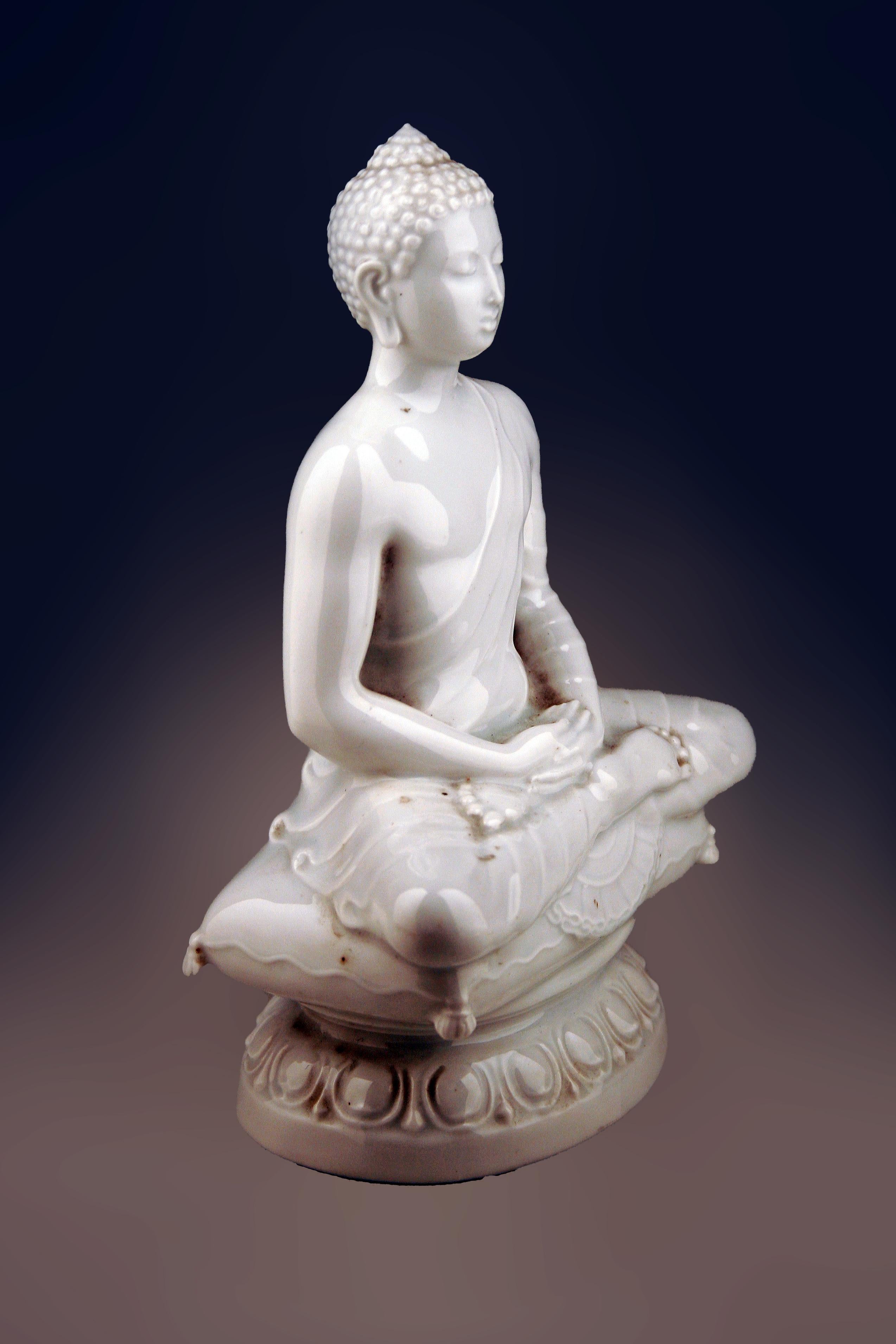 Art Deco Art Déco German Glazed Porcelain Sculpture of a Sitting Buddha by Rosenthal For Sale
