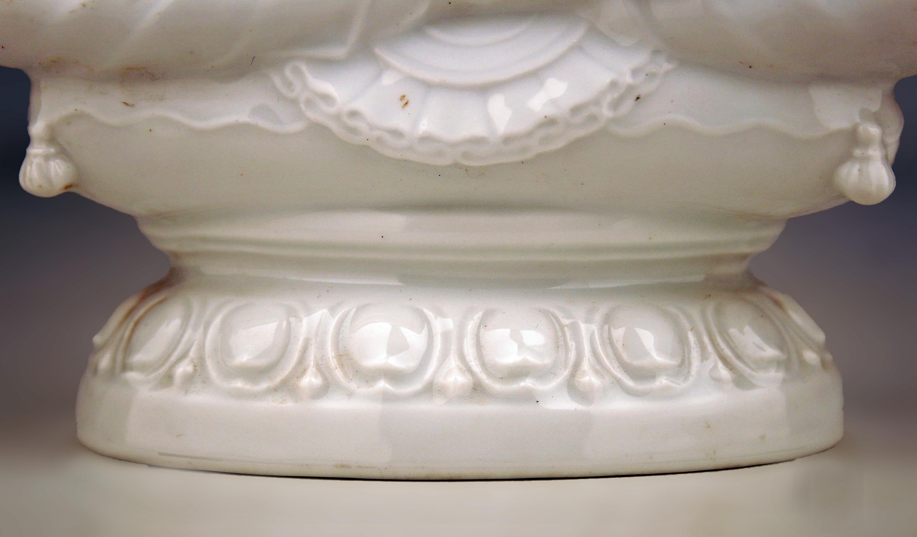 Enamel Art Déco German Glazed Porcelain Sculpture of a Sitting Buddha by Rosenthal For Sale