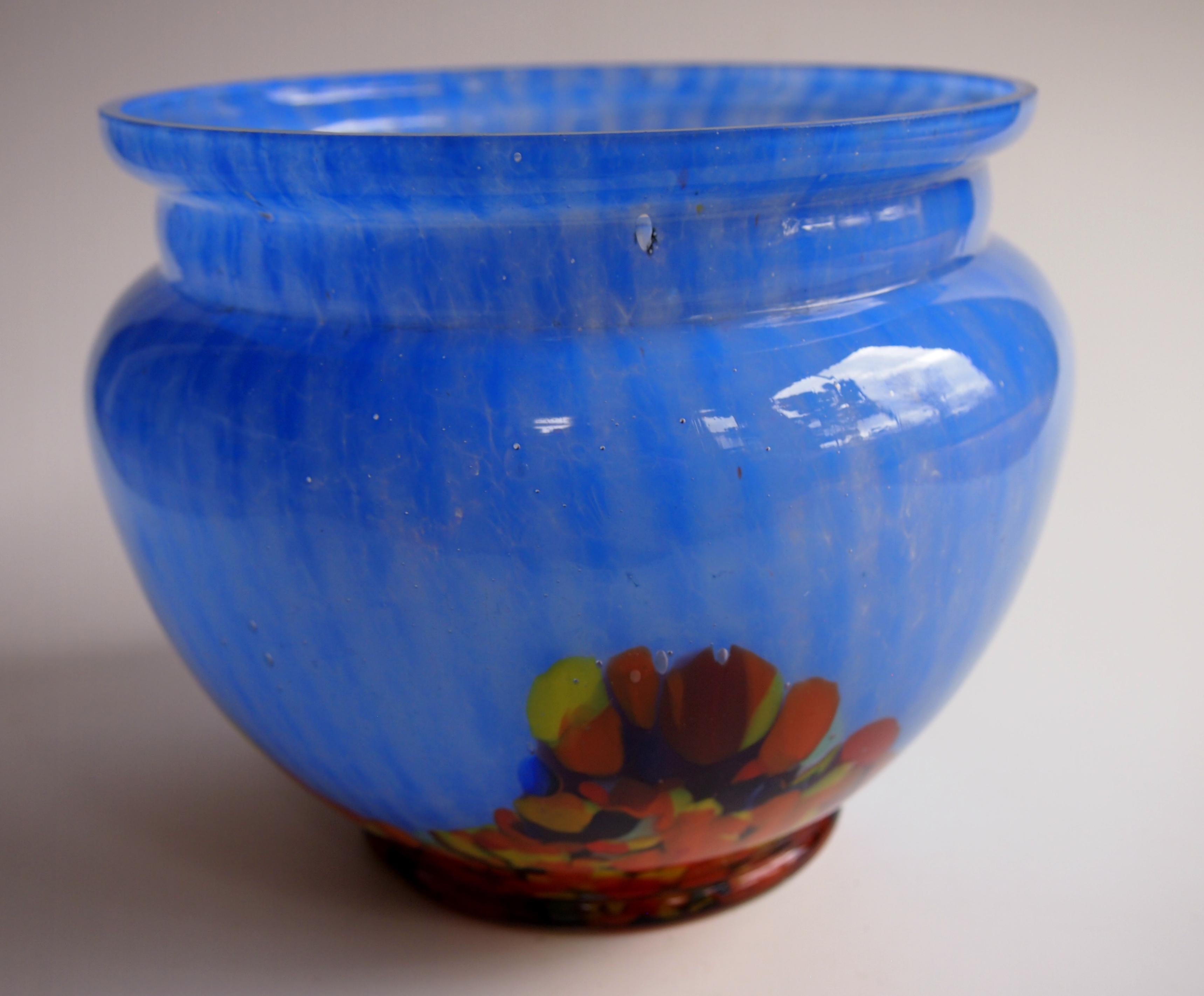 Amazingly rare, large, Art Deco Josephine -Vineta- Kristall vase/bowl, designed by Erwin Pfohl for the Josephine glass works in vibrant stripped blue with polychrome (yellow, red and black) internal decorations, made circa 1930

This bowl is