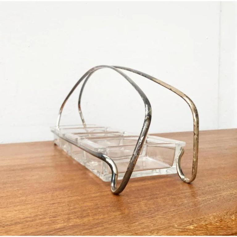 Kabarett alemán Art Decó de metal y cristal de la WMF, años 20, en muy buen estado. Diseñado de 1920 a 1949 Esta pieza tiene una marca de atribución.

Más información:
Materiales: Vidrio, Metal
Periodo: 1920s
País de origen: Alemania
Color: