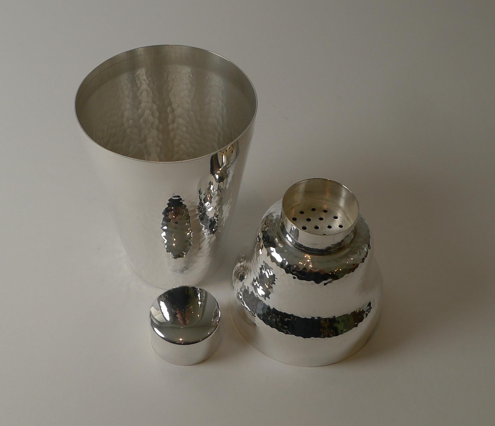 Coctelera Art Decó alemana bañada en plata de Carl Deffner c.1930 en venta 8