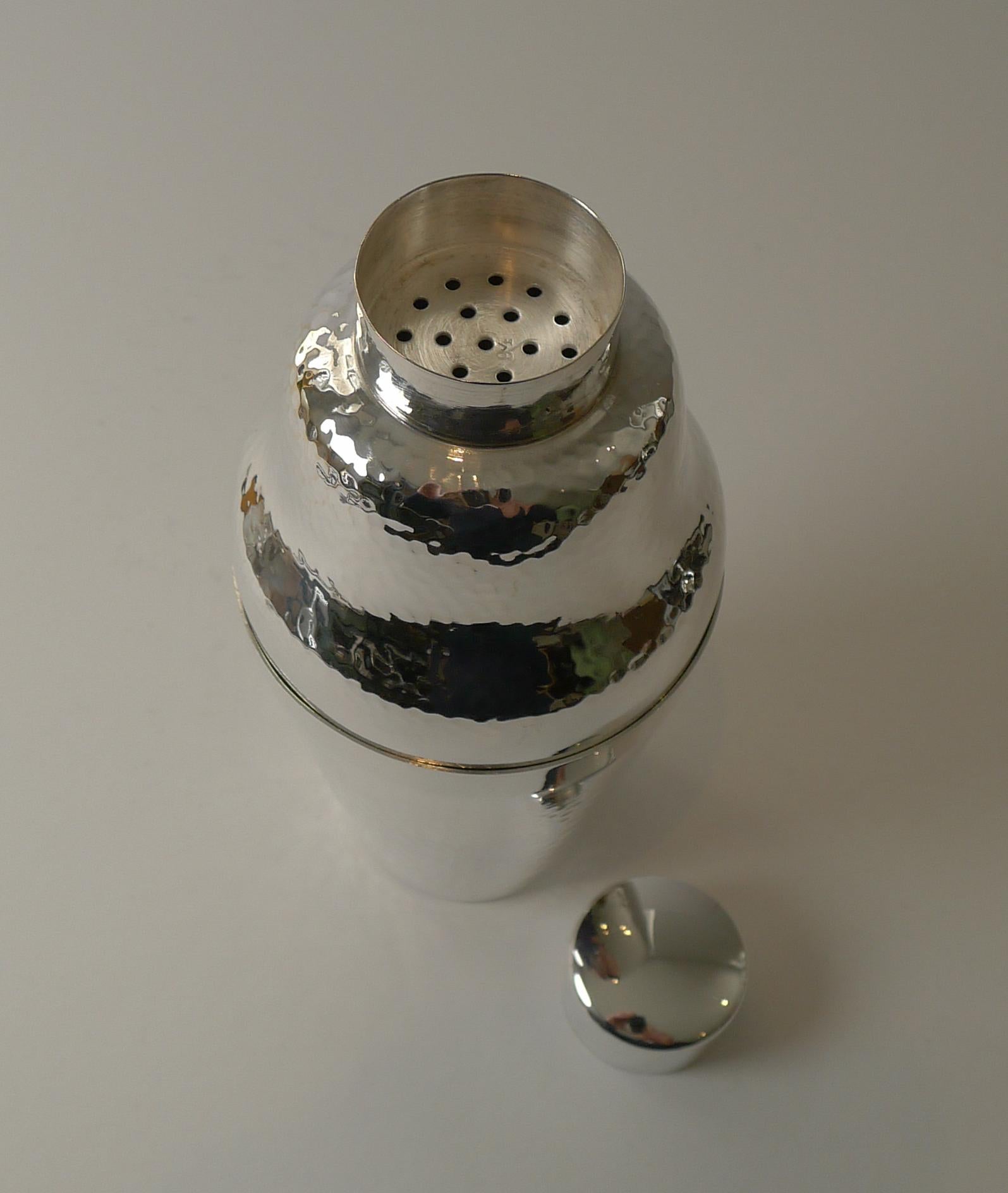 Coctelera Art Decó alemana bañada en plata de Carl Deffner c.1930 en venta 2