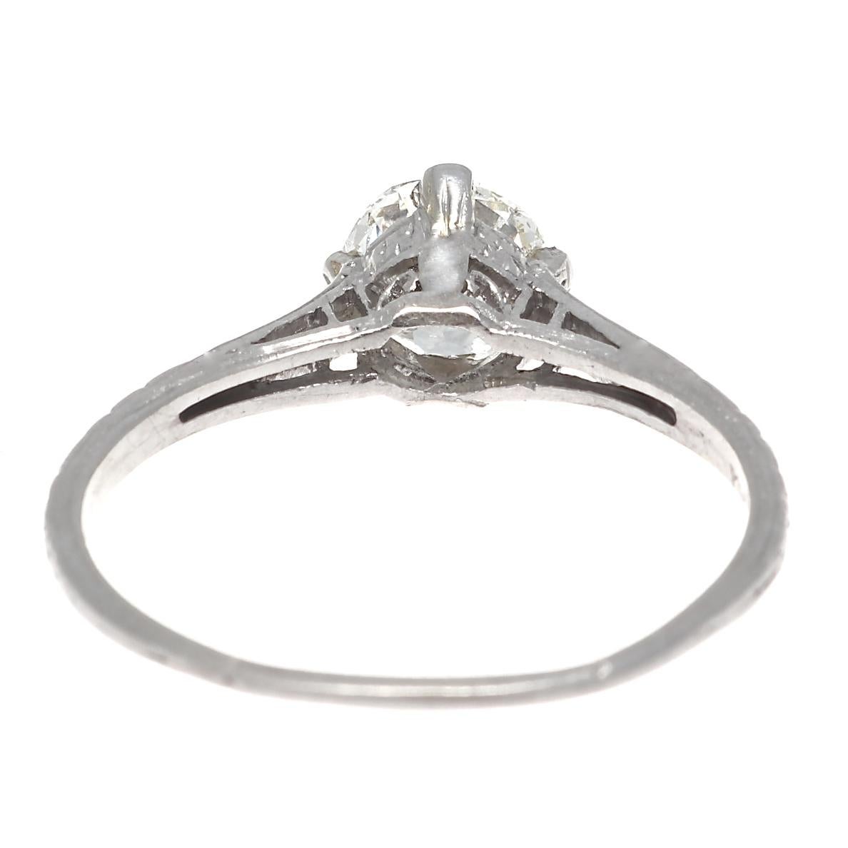 Art Deco GIA 1.01 Carat Diamond Platinum Engagement Ring In Excellent Condition In Beverly Hills, CA
