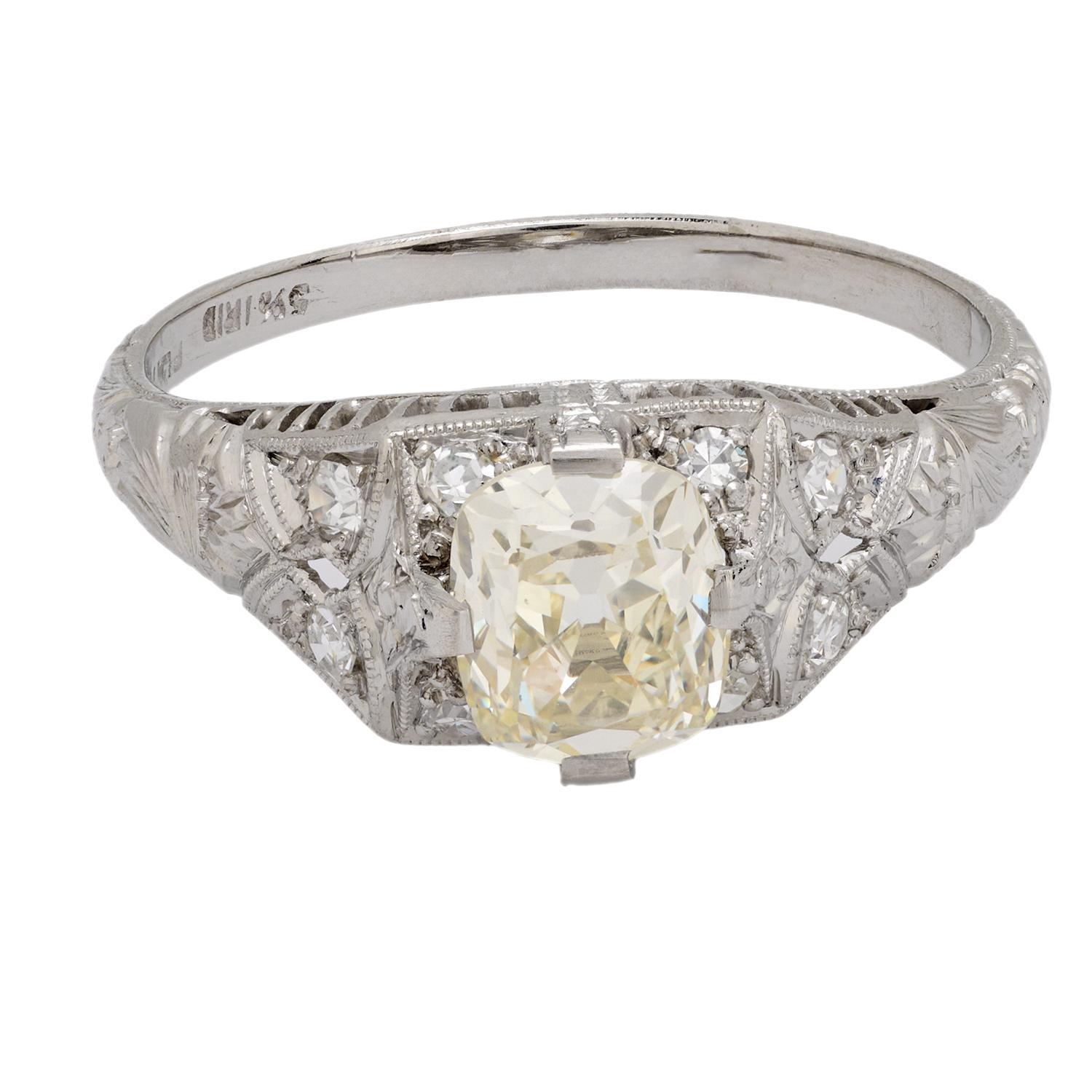 Taille vieille mine Bague de fiançailles Art déco en platine avec diamant taille ancienne de 1.01 carat, certifié GIA en vente