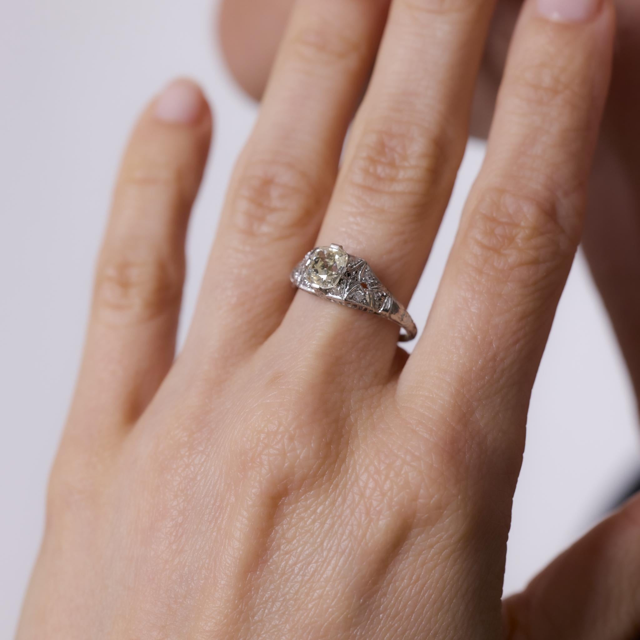Bague de fiançailles Art déco en platine avec diamant taille ancienne de 1.01 carat, certifié GIA Bon état - En vente à Beverly Hills, CA