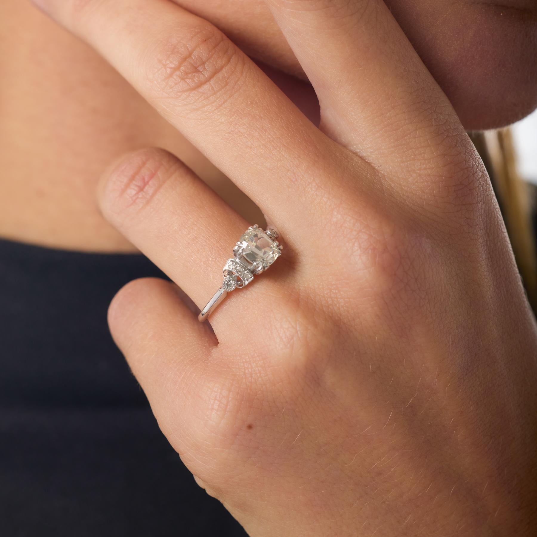 Bague de fiançailles Art déco en platine avec diamant taille ancienne de 1.02 carat, certifié GIA Bon état - En vente à Beverly Hills, CA